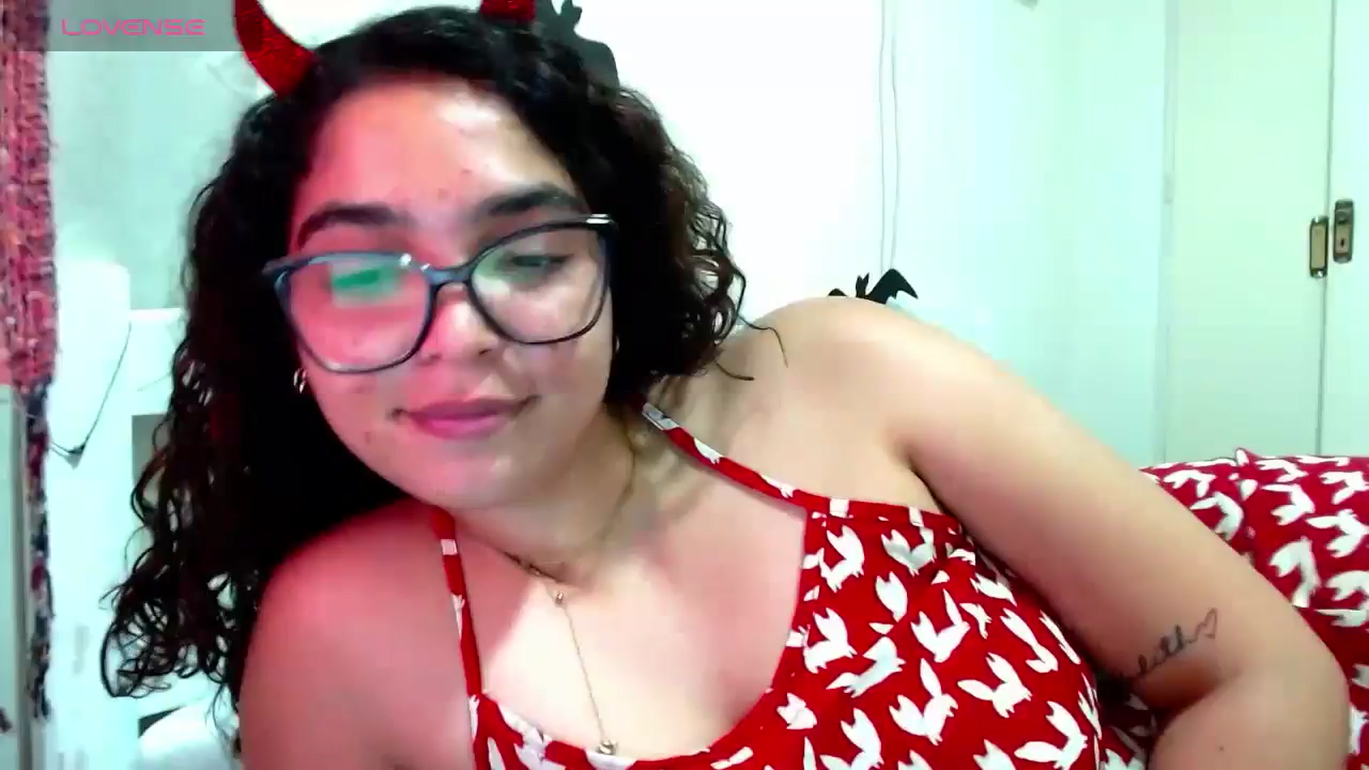 Gallery image thumbnail from Ariagaleo's myfreecams stream on, 11/13/2024, 23:29 image 12 of 20