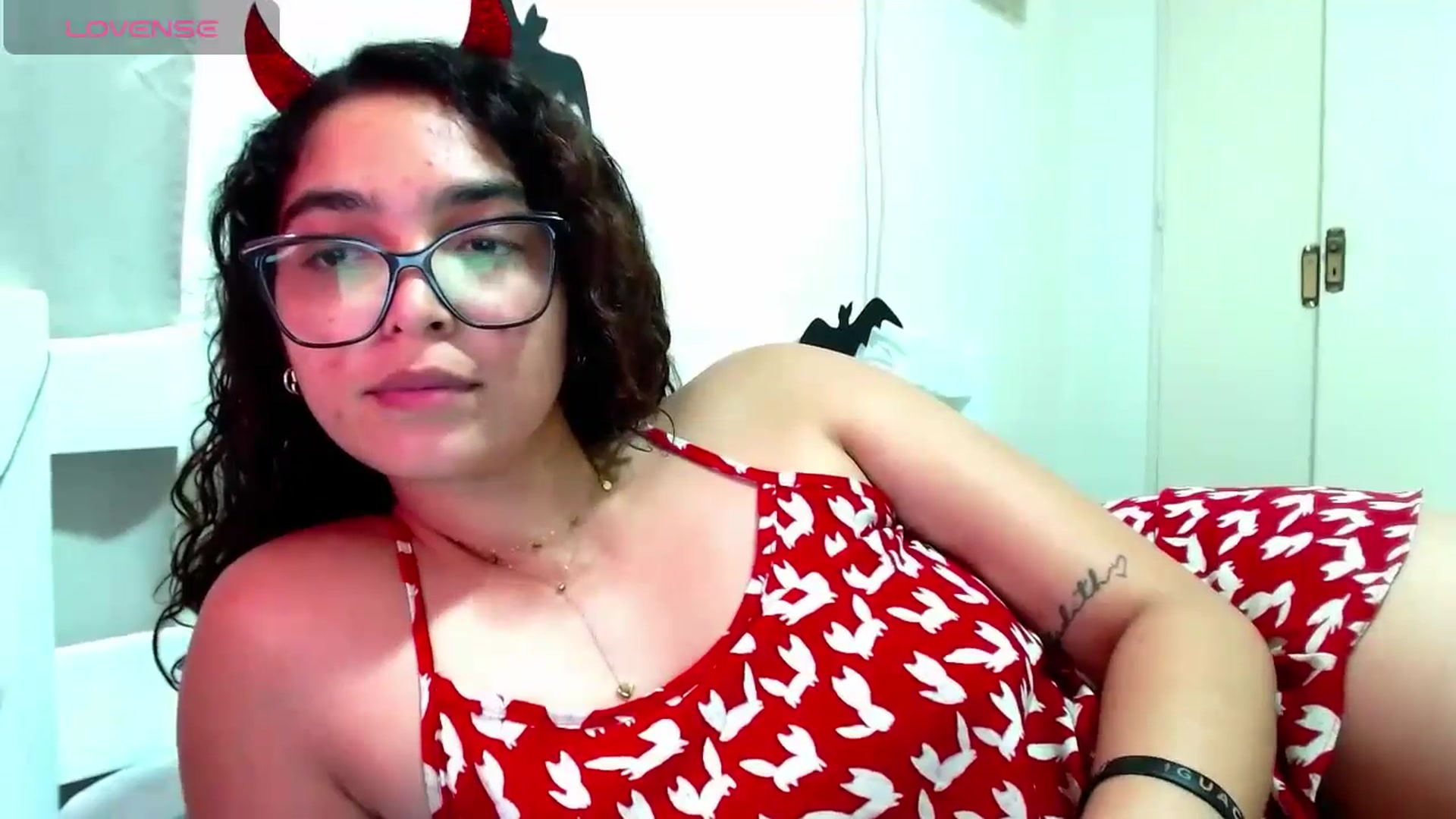 Gallery image thumbnail from Ariagaleo's myfreecams stream on, 11/13/2024, 23:29 image 5 of 20