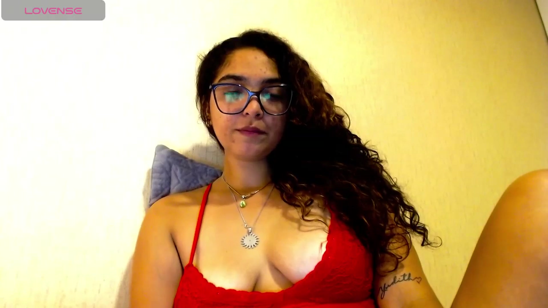 Gallery image thumbnail from Ariagaleo's myfreecams stream on, 01/08/2025, 05:42 image 11 of 20
