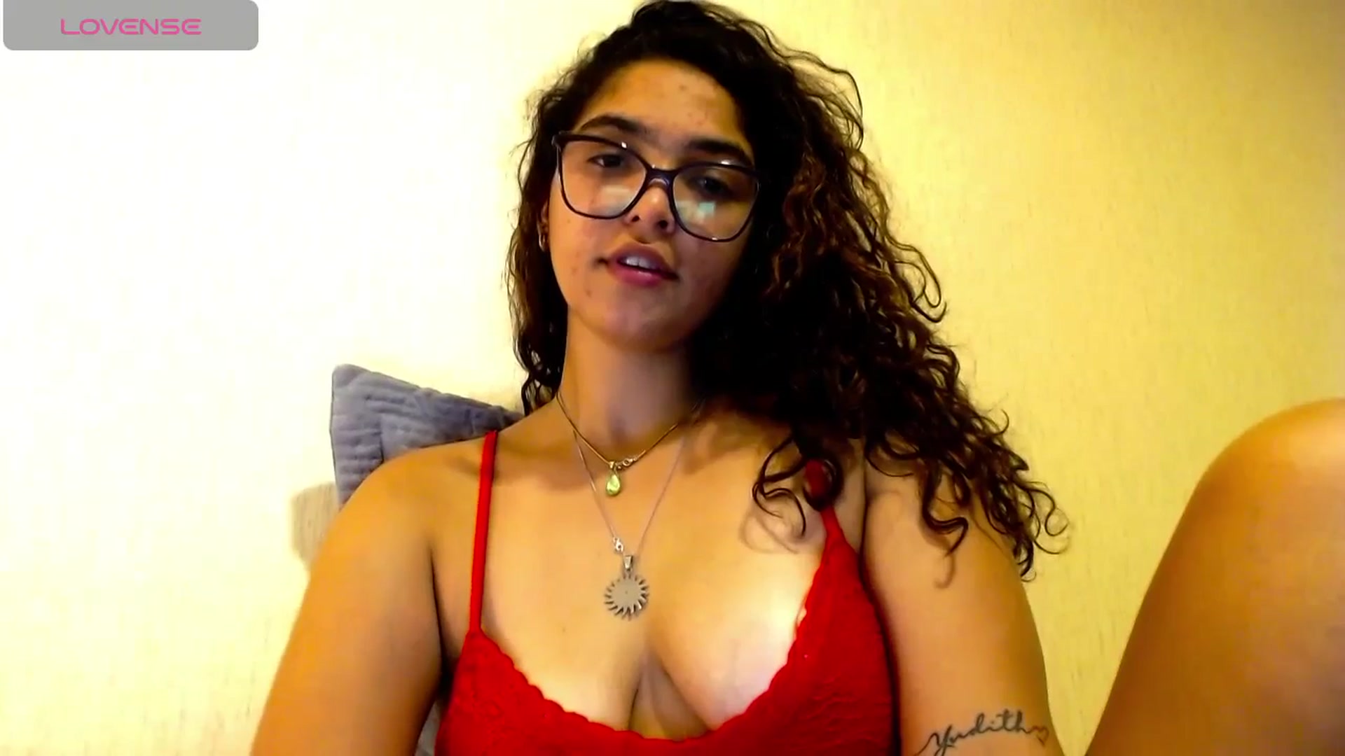 Gallery image thumbnail from Ariagaleo's myfreecams stream on, 01/08/2025, 05:42 image 16 of 20