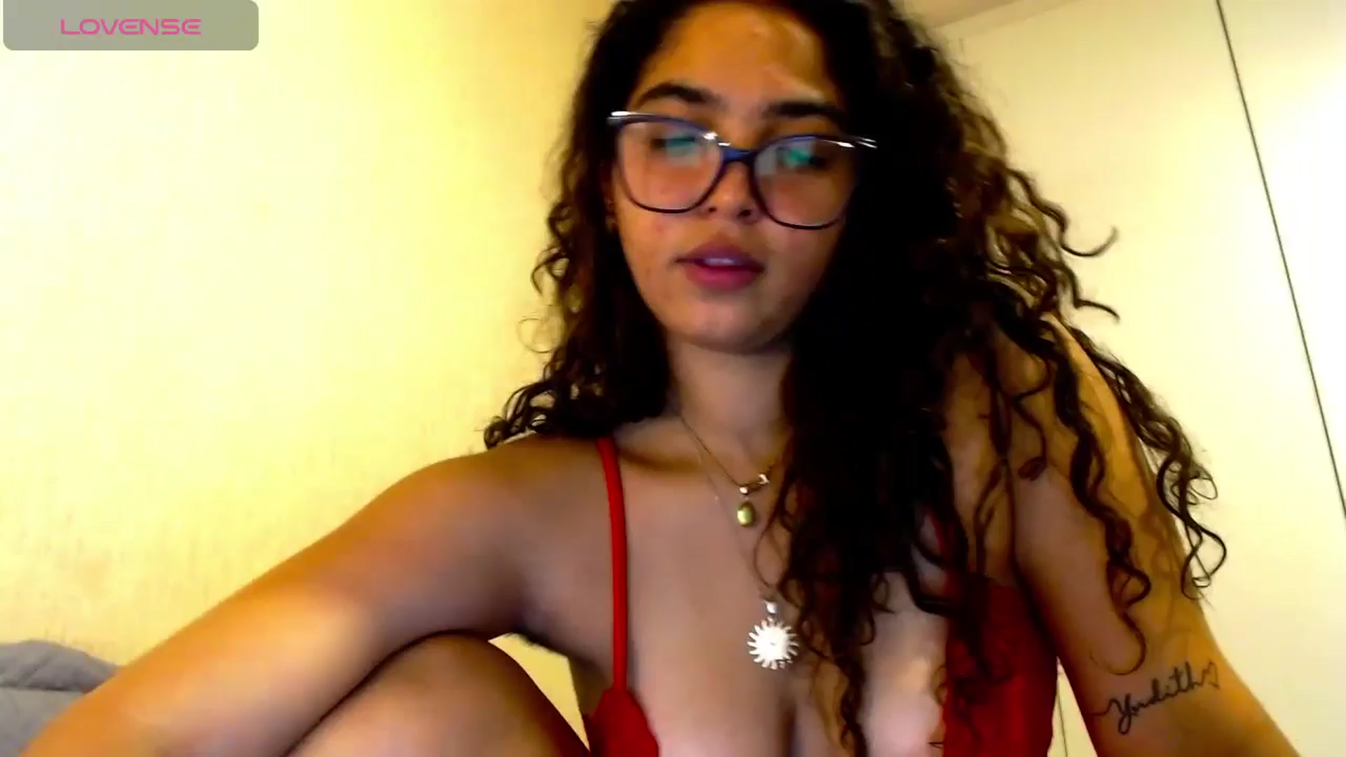 Gallery image thumbnail from Ariagaleo's myfreecams stream on, 01/08/2025, 05:42 image 8 of 20