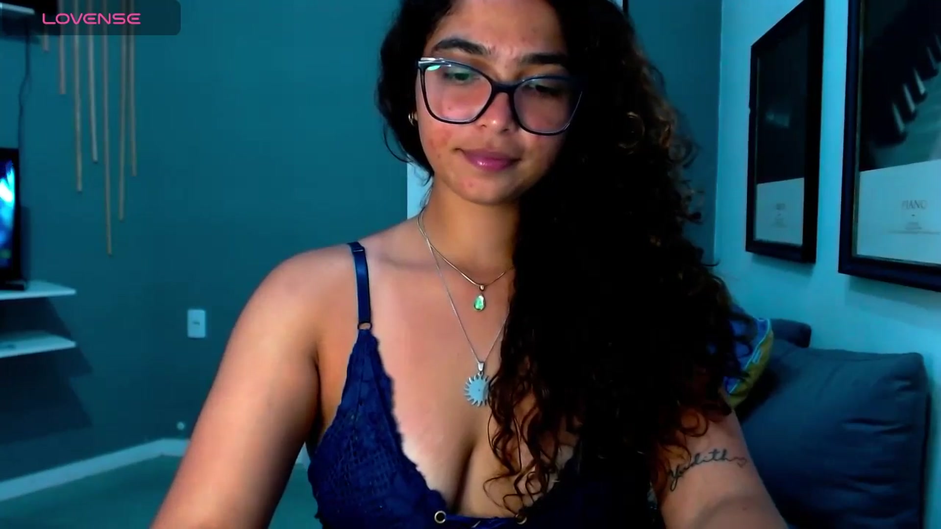 Gallery image thumbnail from Ariagaleo's myfreecams stream on, 01/14/2025, 04:36 image 16 of 20