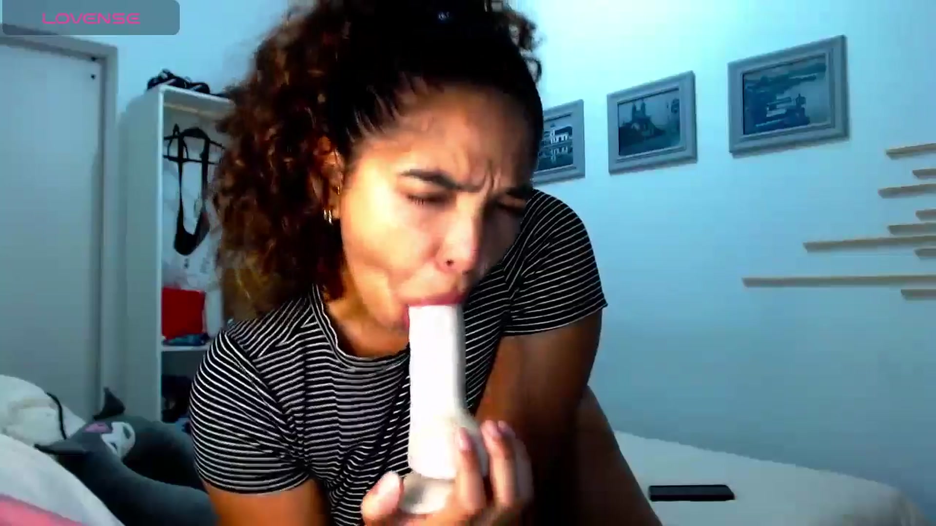 Gallery image thumbnail from Ariagaleo's myfreecams stream on, 01/18/2025, 01:56 image 13 of 20
