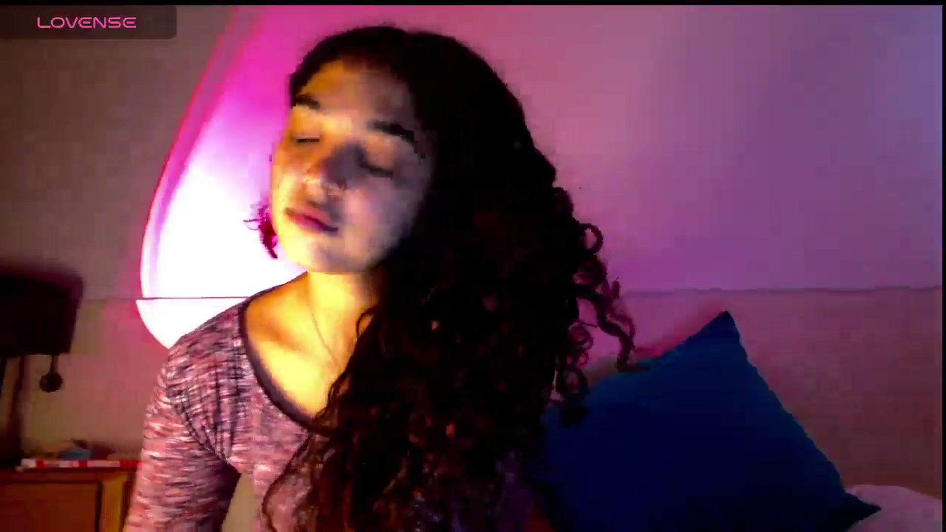 Gallery image thumbnail from Ariagaleo's myfreecams stream on, 04/18/2025, 21:32 image 5 of 20