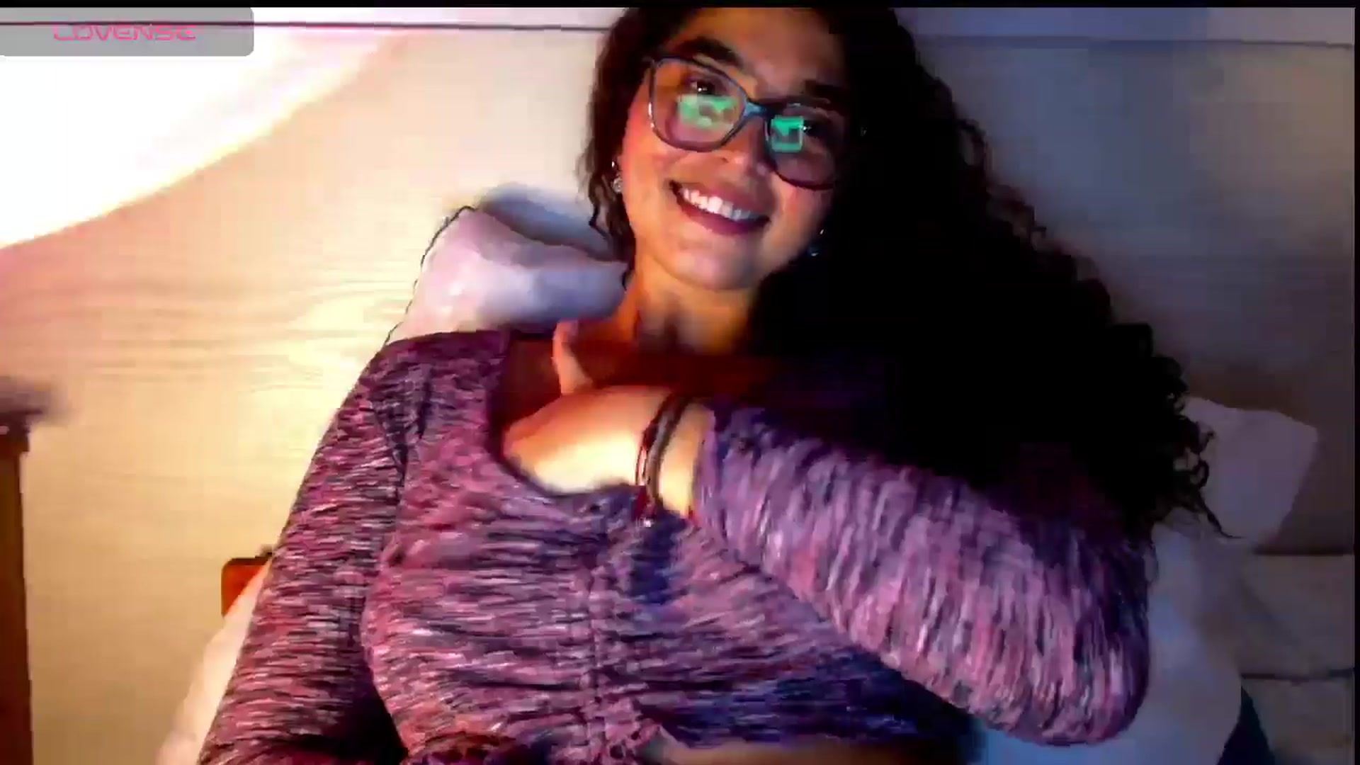 Gallery image thumbnail from Ariagaleo's myfreecams stream on, 04/18/2025, 21:32 image 8 of 20