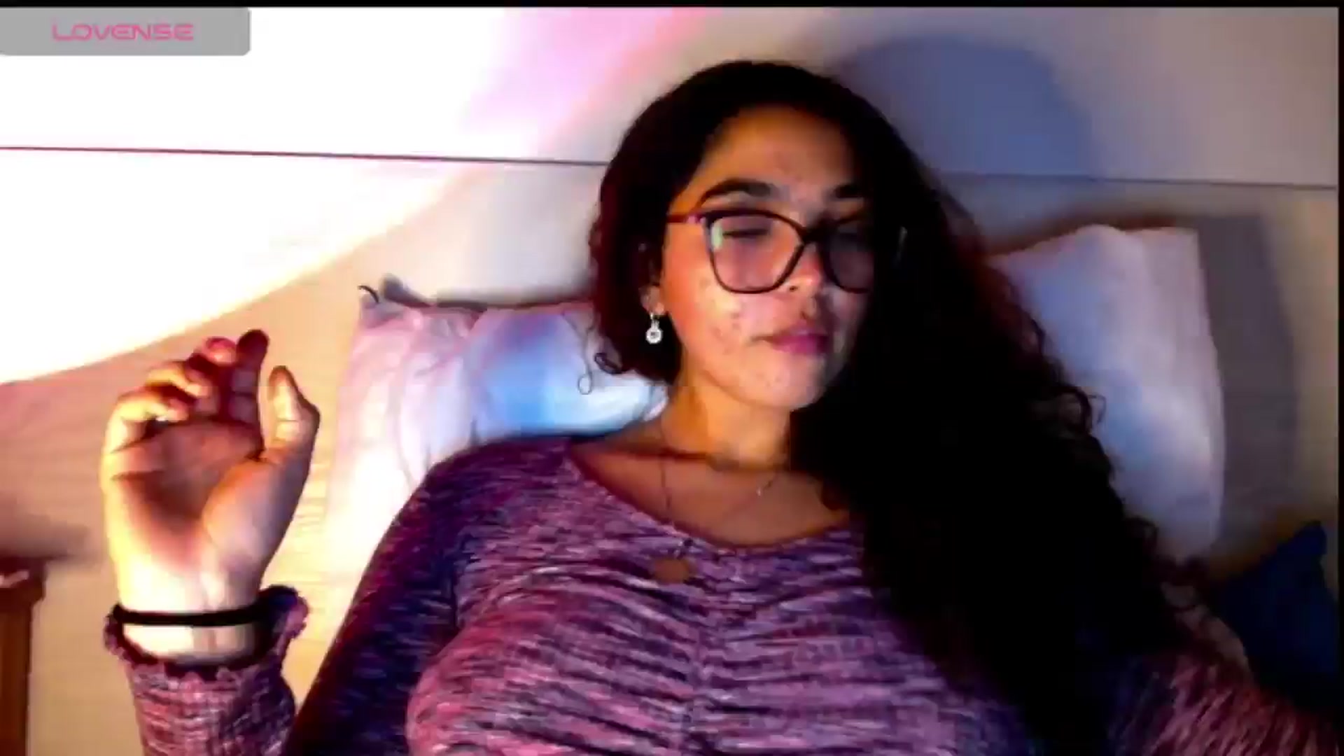 Gallery image thumbnail from Ariagaleo's myfreecams stream on, 04/18/2025, 21:32 image 18 of 20