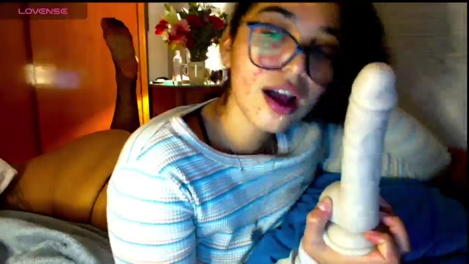 Gallery image thumbnail from Ariagaleo's myfreecams stream on, 04/27/2025, 05:26 image 12 of 20