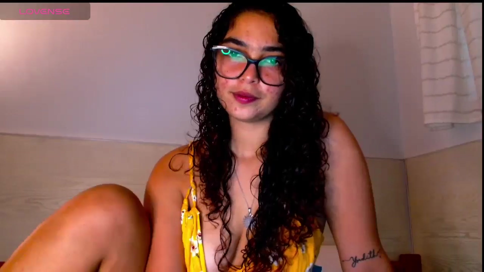 Gallery image thumbnail from Ariagaleo's myfreecams stream on, 05/08/2025, 20:05 image 7 of 20
