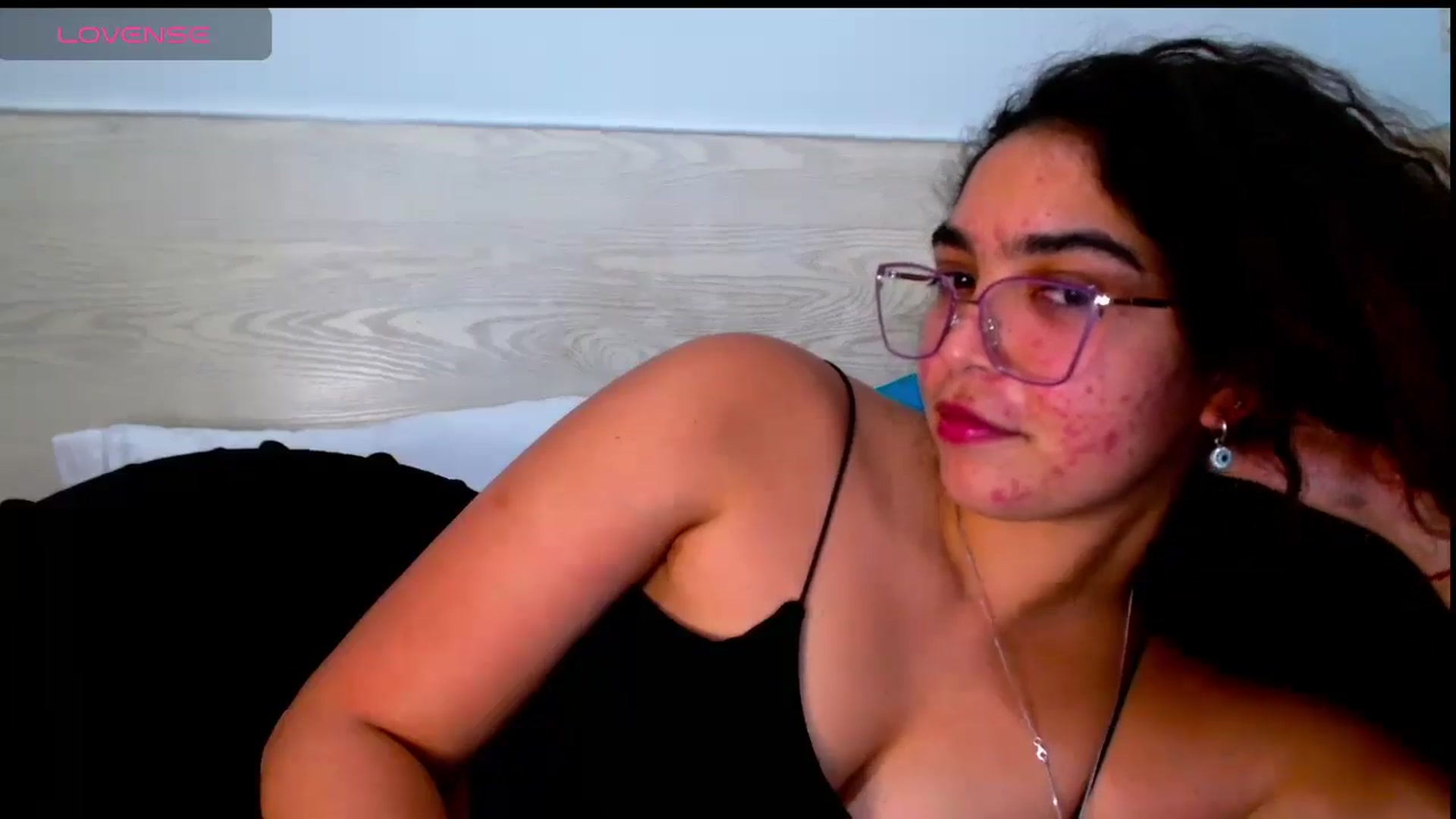 Gallery image thumbnail from Ariagaleo's myfreecams stream on, 06/01/2025, 05:05 image 16 of 20