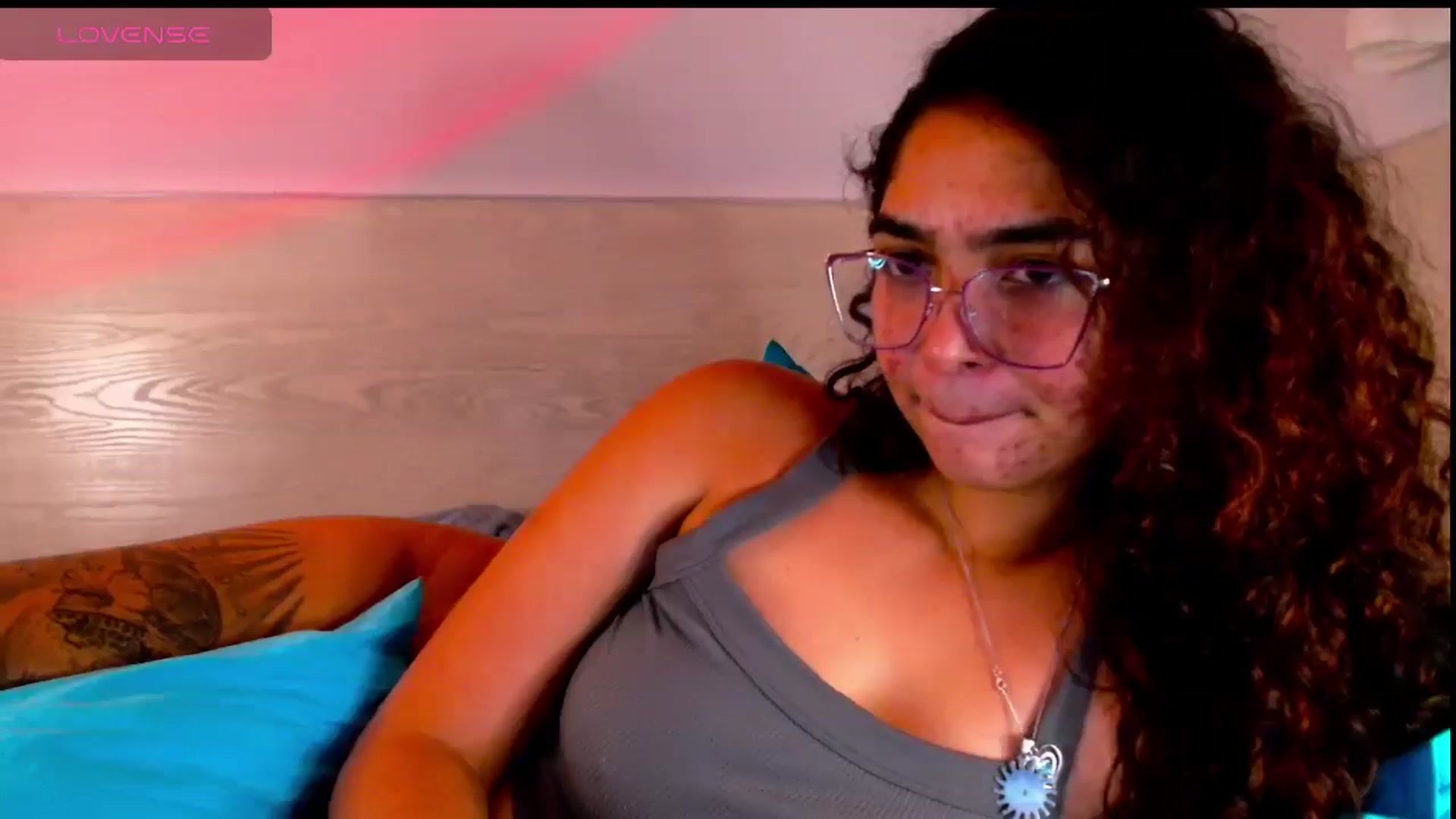 Gallery image thumbnail from Ariagaleo's myfreecams stream on, 06/20/2025, 24:58 image 9 of 20