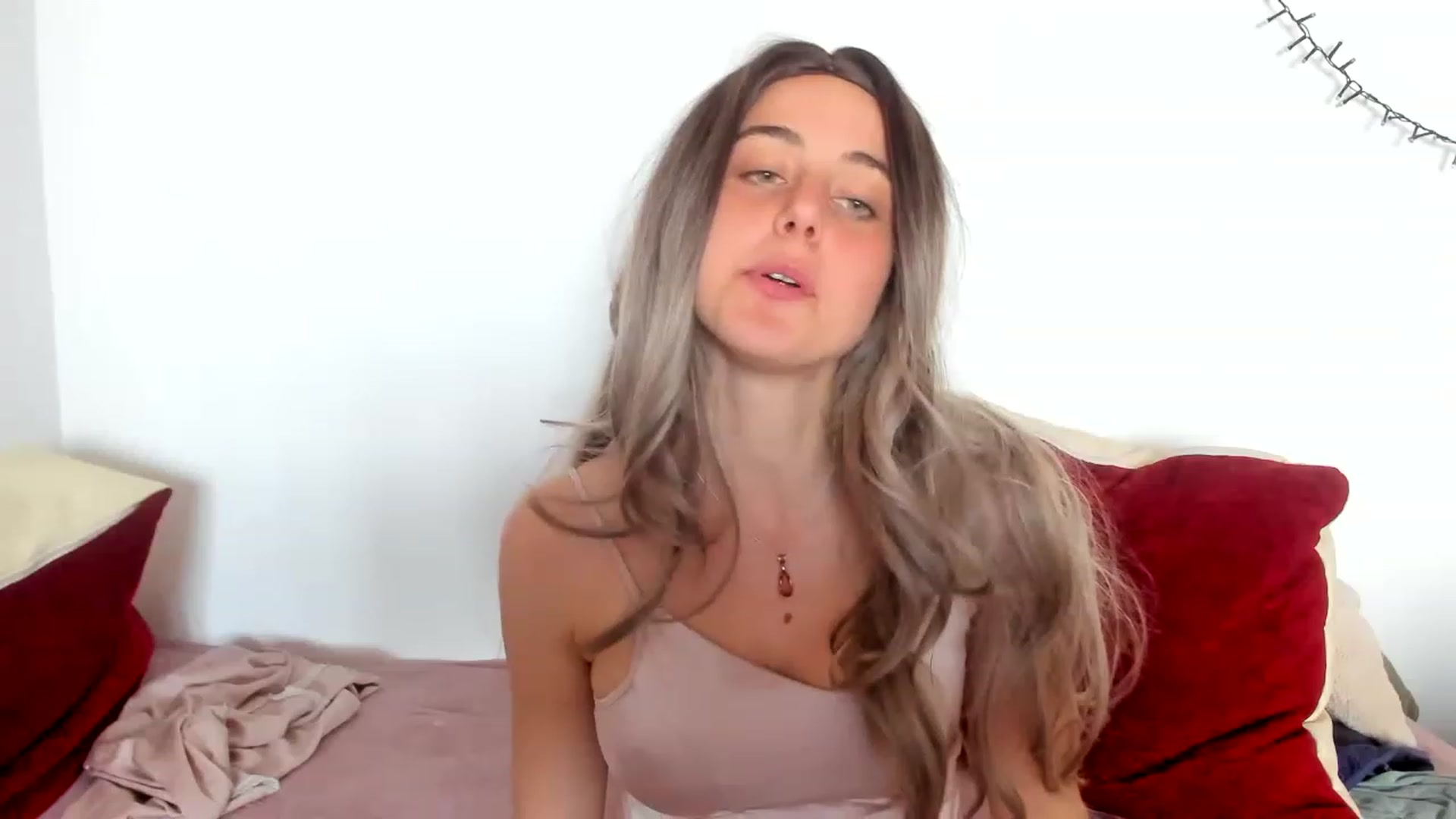 Gallery image thumbnail from AriahKiss's myfreecams stream on, 03/15/2023, 14:46 image 12 of 20