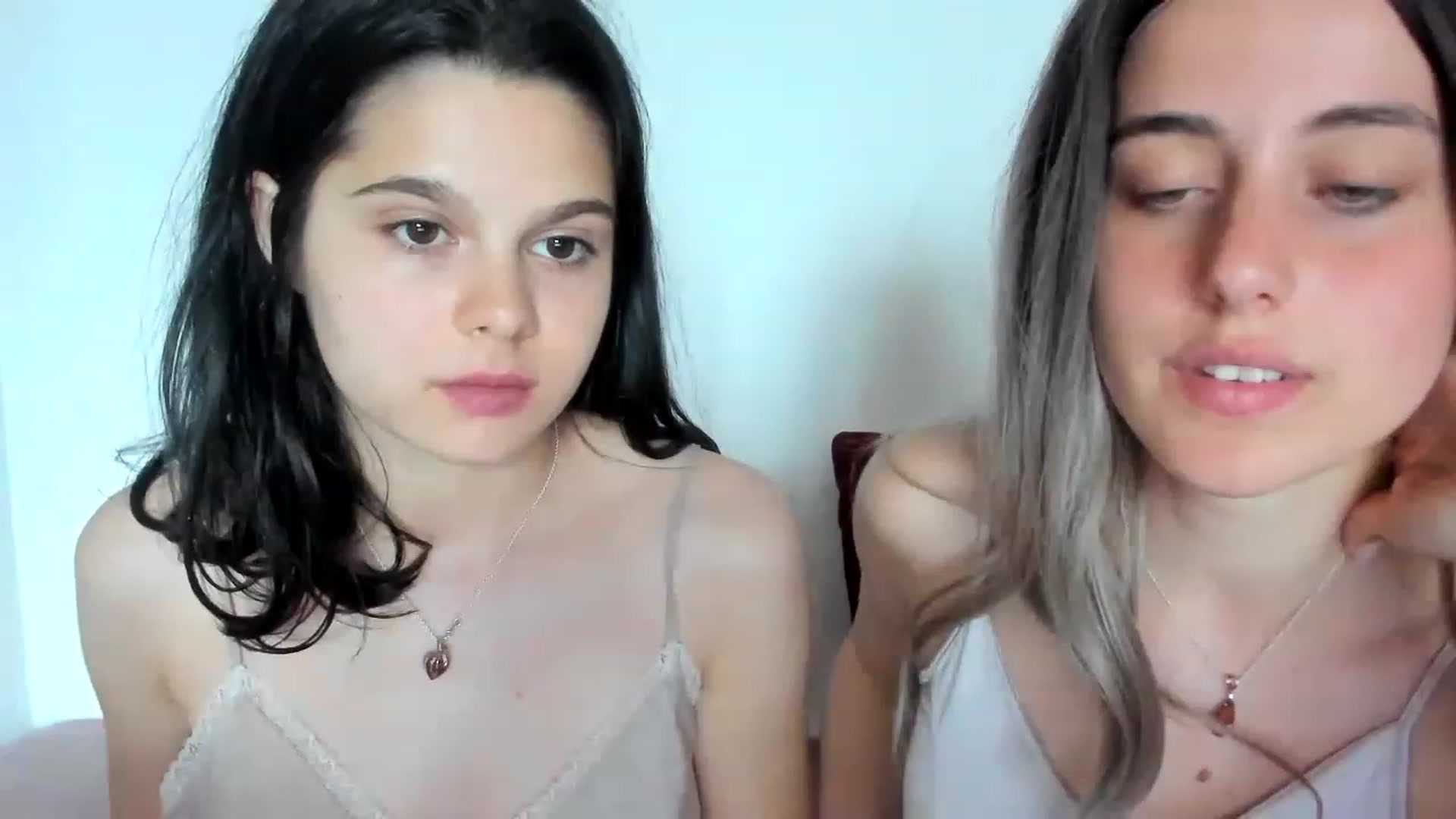 Gallery image thumbnail from AriahKiss's myfreecams stream on, 03/15/2023, 15:49 image 6 of 20