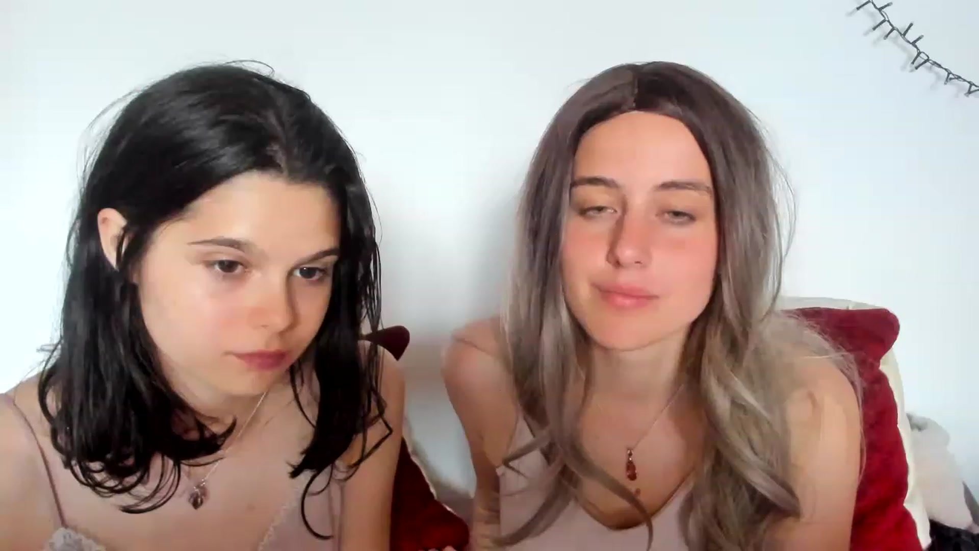 Gallery image thumbnail from AriahKiss's myfreecams stream on, 03/15/2023, 15:49 image 13 of 20