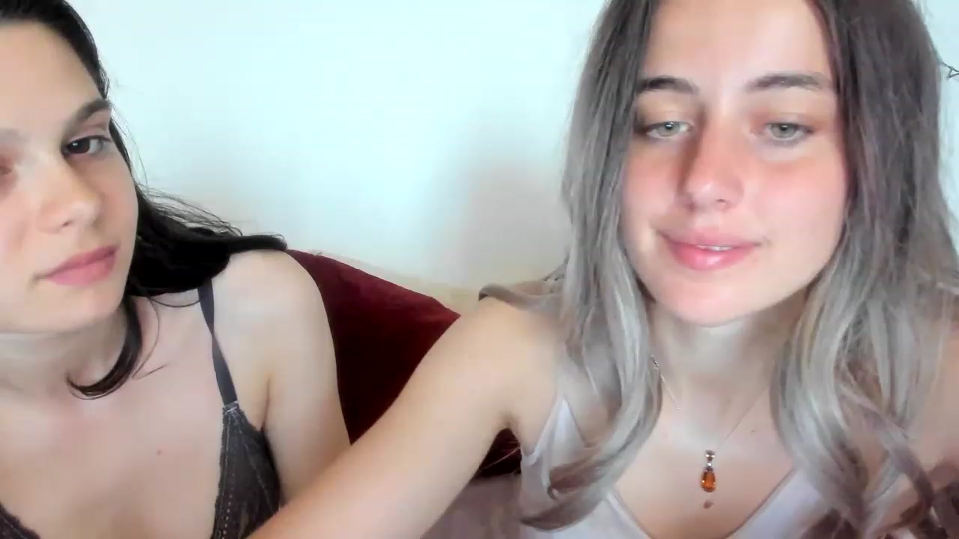 Gallery image thumbnail from AriahKiss's myfreecams stream on, 03/16/2023, 08:58 image 15 of 20