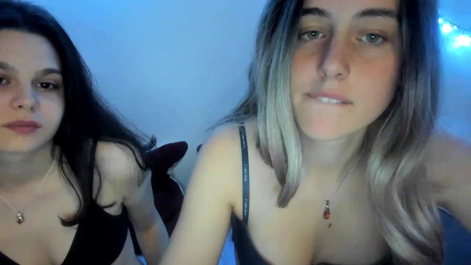 Gallery image thumbnail from AriahKiss's myfreecams stream on, 03/24/2023, 20:24 image 16 of 20