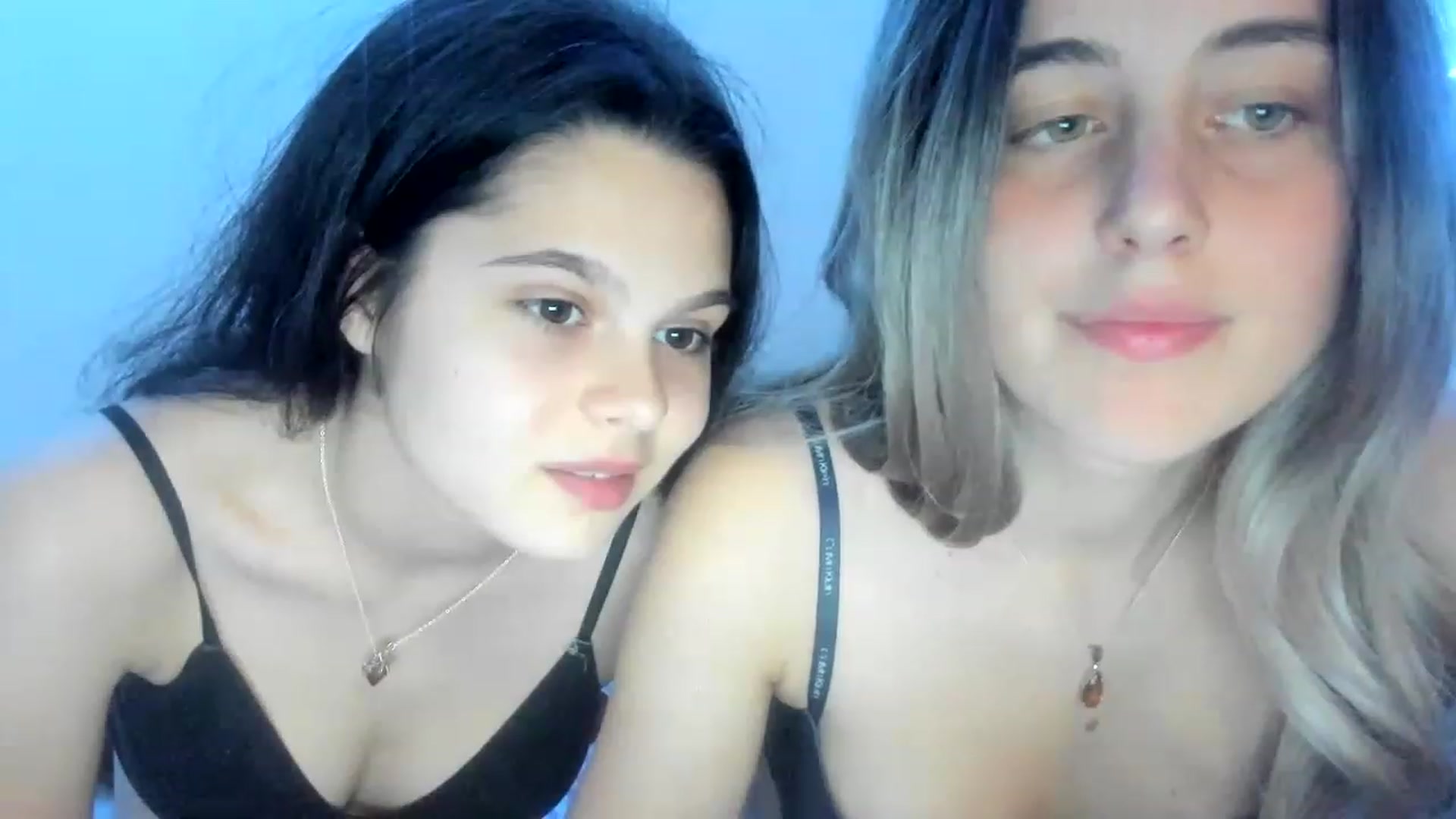 Gallery image thumbnail from AriahKiss's myfreecams stream on, 03/24/2023, 20:24 image 4 of 20