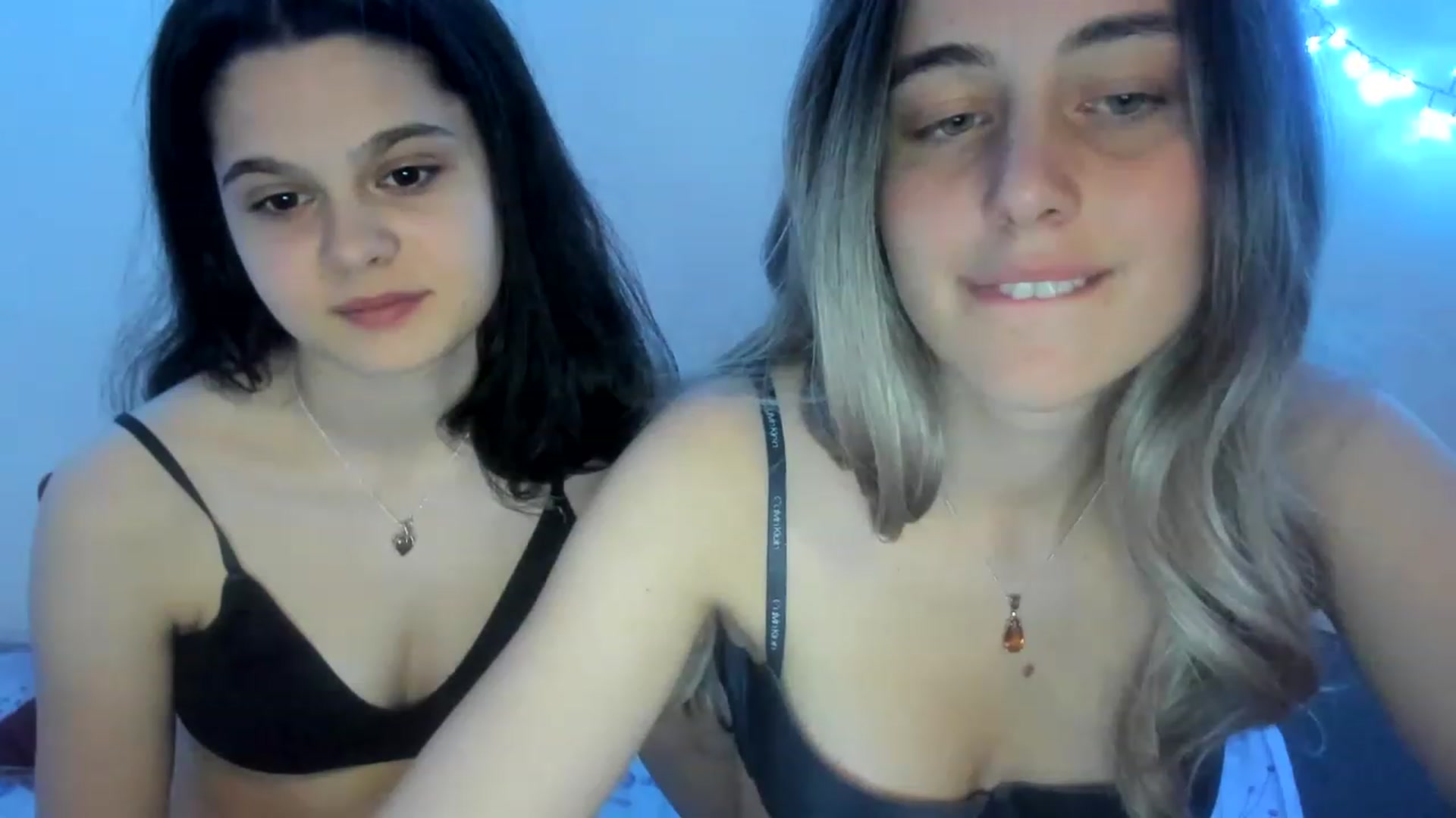 Gallery image thumbnail from AriahKiss's myfreecams stream on, 03/24/2023, 20:24 image 7 of 20