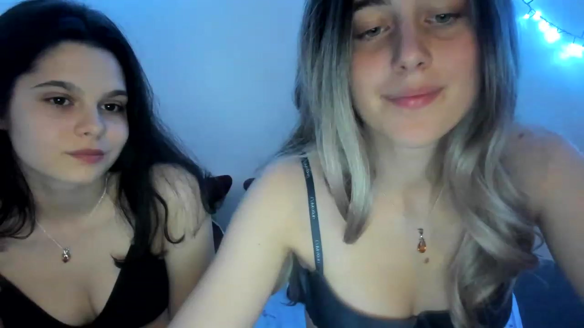 Gallery image thumbnail from AriahKiss's myfreecams stream on, 03/24/2023, 20:24 image 18 of 20