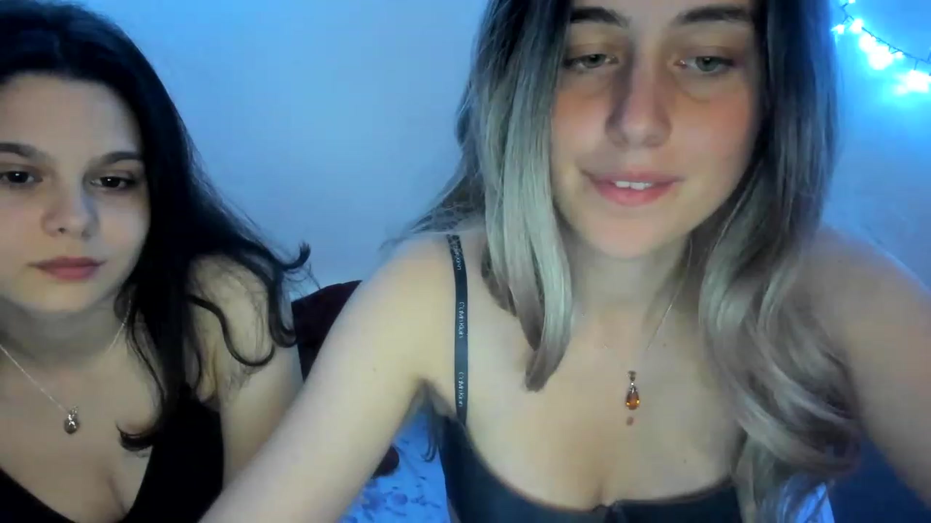 Gallery image thumbnail from AriahKiss's myfreecams stream on, 03/24/2023, 20:24 image 17 of 20