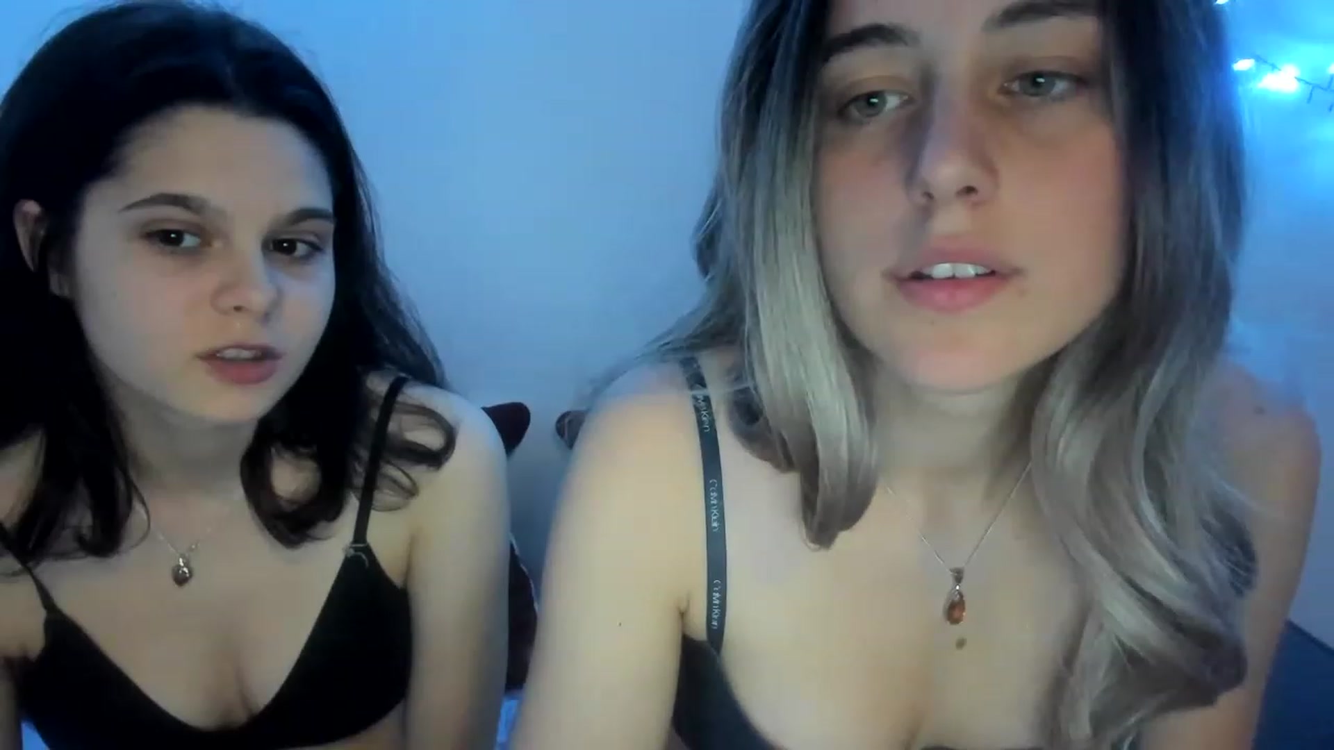 Gallery image thumbnail from AriahKiss's myfreecams stream on, 03/24/2023, 20:24 image 10 of 20