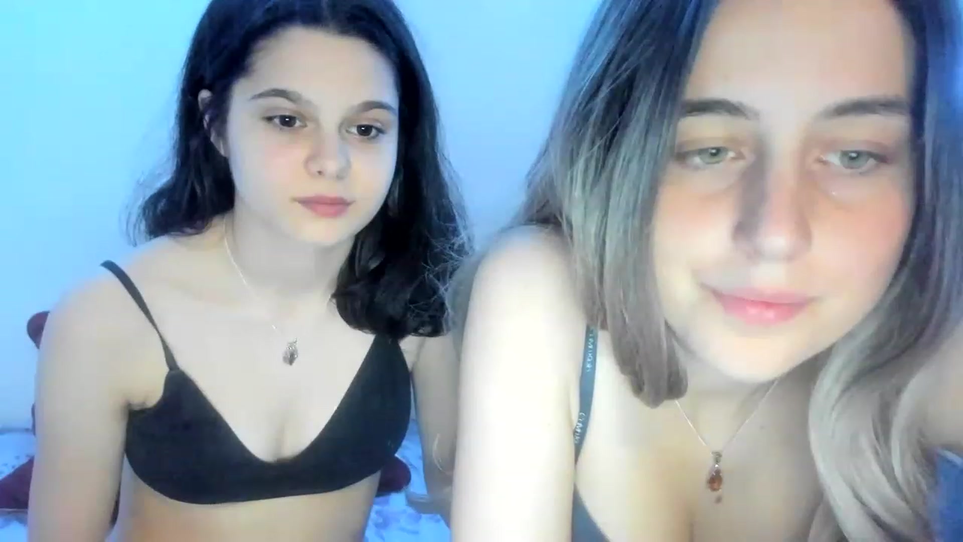 Gallery image thumbnail from AriahKiss's myfreecams stream on, 03/24/2023, 20:24 image 6 of 20