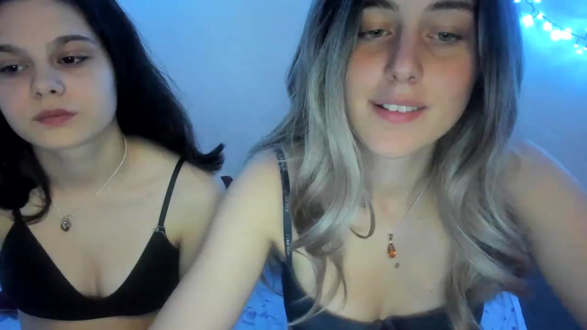 Gallery image thumbnail from AriahKiss's myfreecams stream on, 03/24/2023, 20:24 image 1 of 20