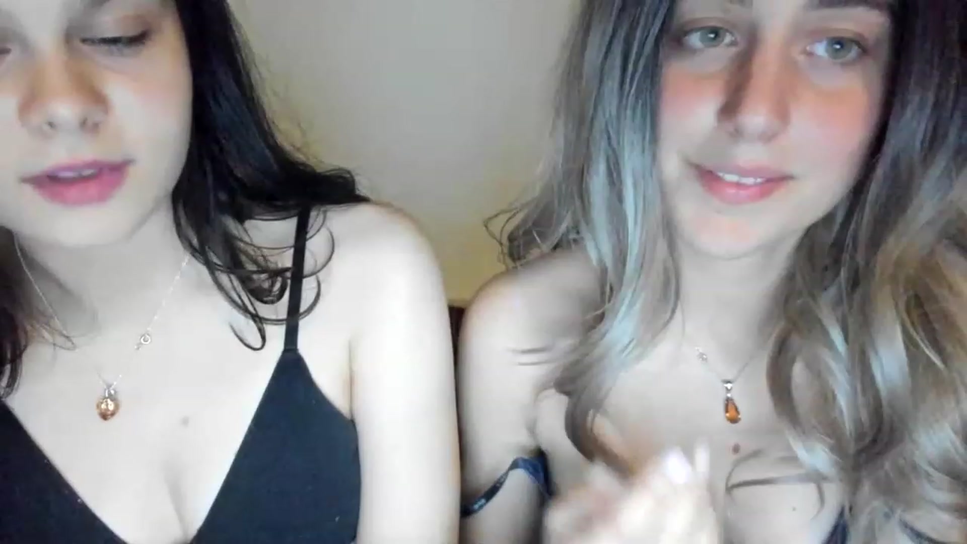 Gallery image thumbnail from AriahKiss's myfreecams stream on, 03/28/2023, 17:06 image 10 of 20