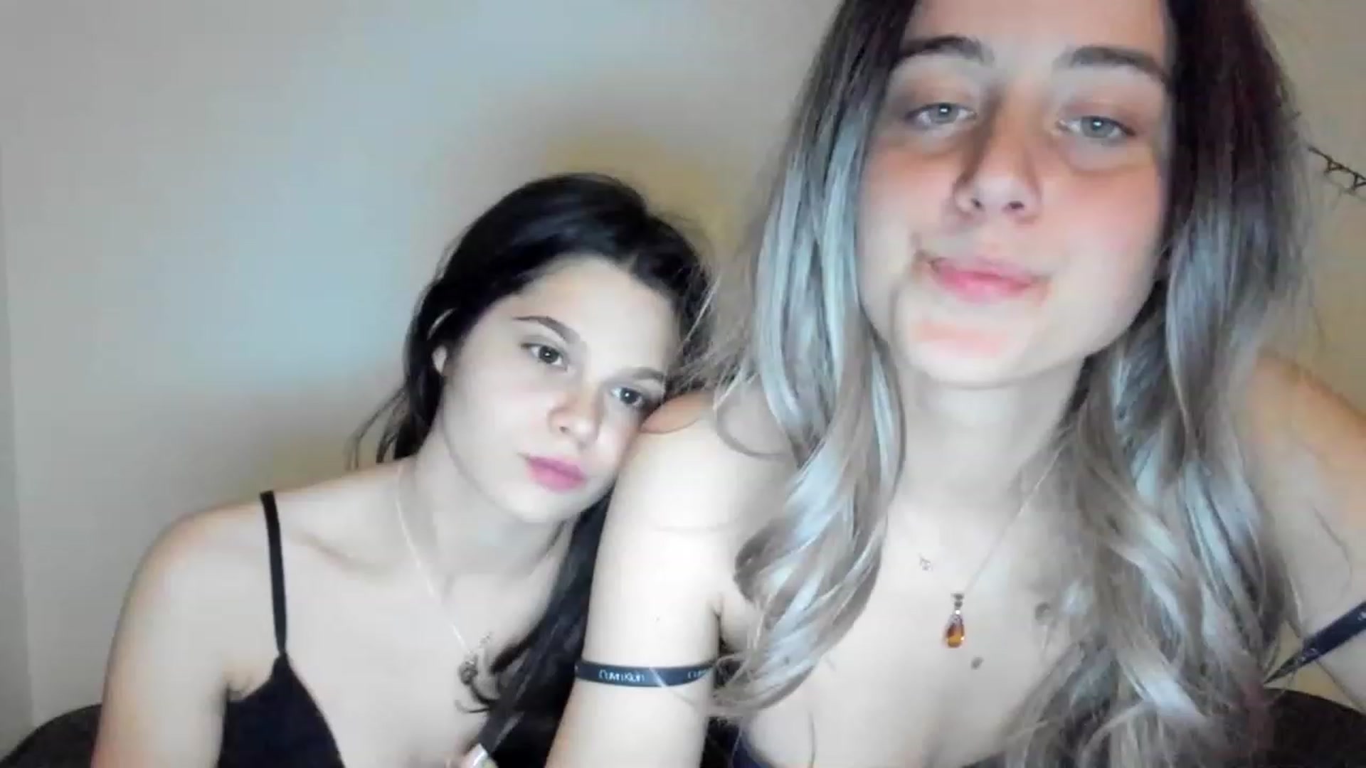 Gallery image thumbnail from AriahKiss's myfreecams stream on, 03/28/2023, 17:06 image 13 of 20