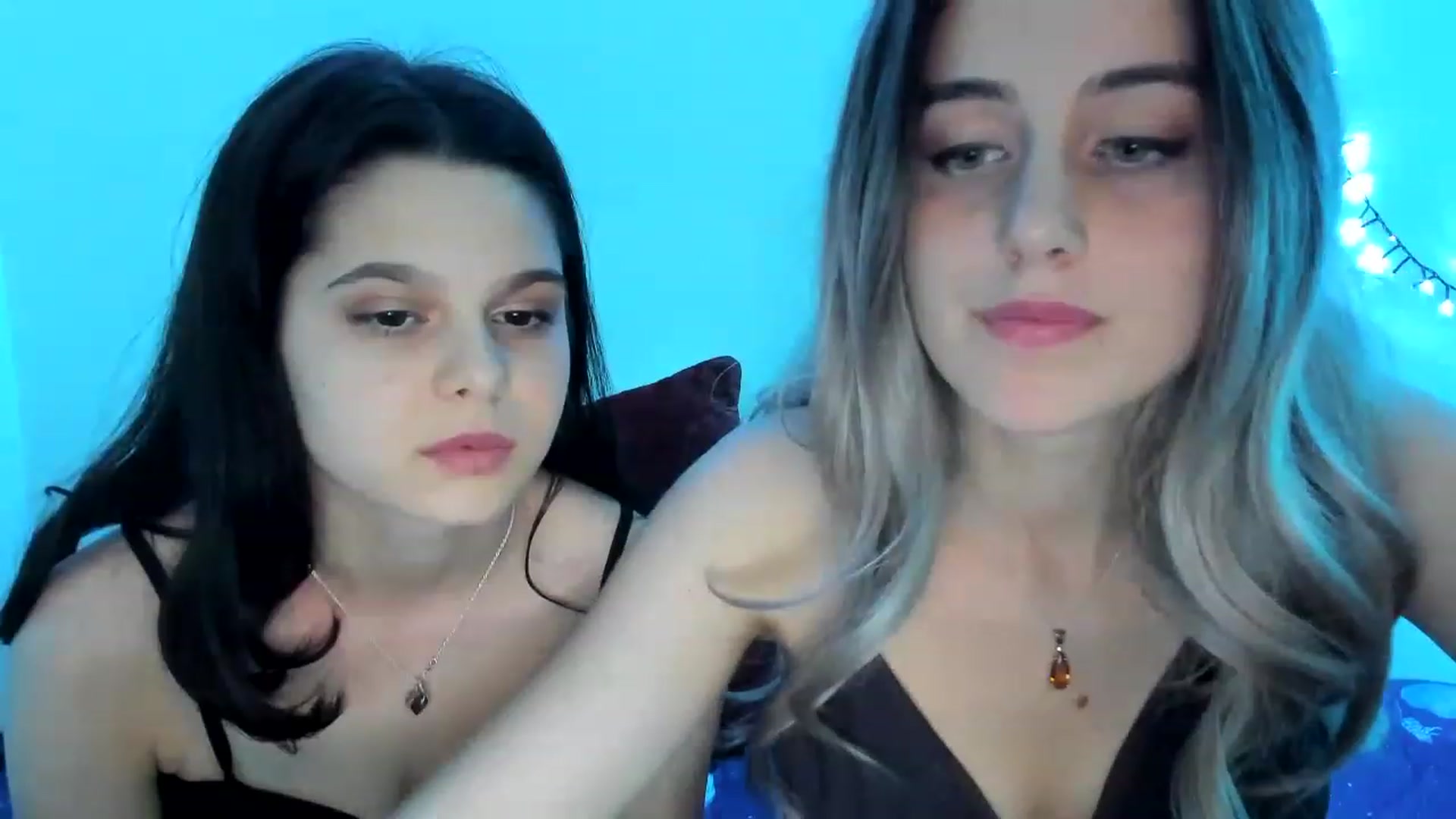 Gallery image thumbnail from AriahKiss's myfreecams stream on, 04/06/2023, 19:56 image 14 of 20