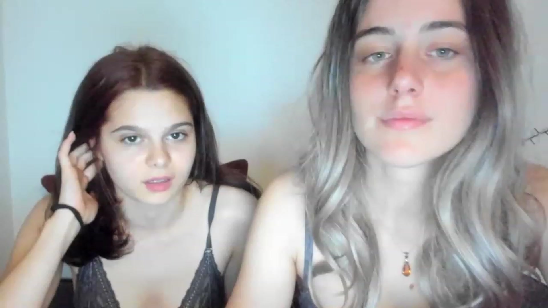 Gallery image thumbnail from AriahKiss's myfreecams stream on, 04/09/2023, 17:11 image 3 of 20
