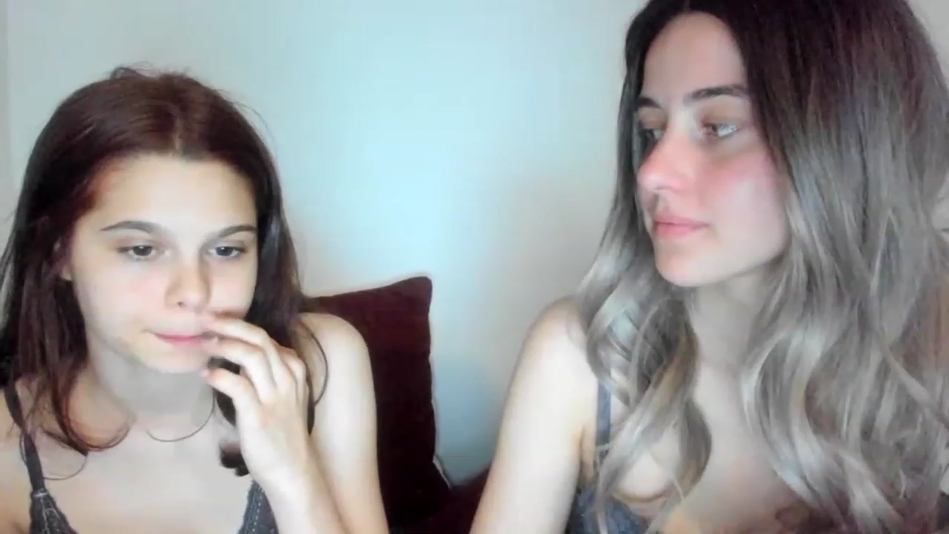 Gallery image thumbnail from AriahKiss's myfreecams stream on, 04/09/2023, 17:11 image 4 of 20