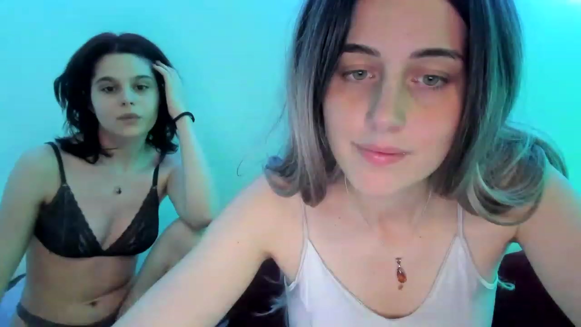 Gallery image thumbnail from AriahKiss's myfreecams stream on, 04/19/2023, 20:11 image 19 of 20