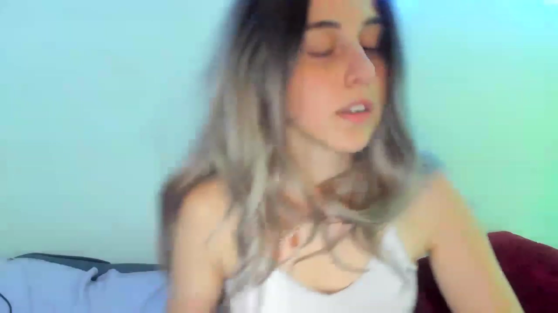 Gallery image thumbnail from AriahKiss's myfreecams stream on, 04/19/2023, 20:11 image 15 of 20