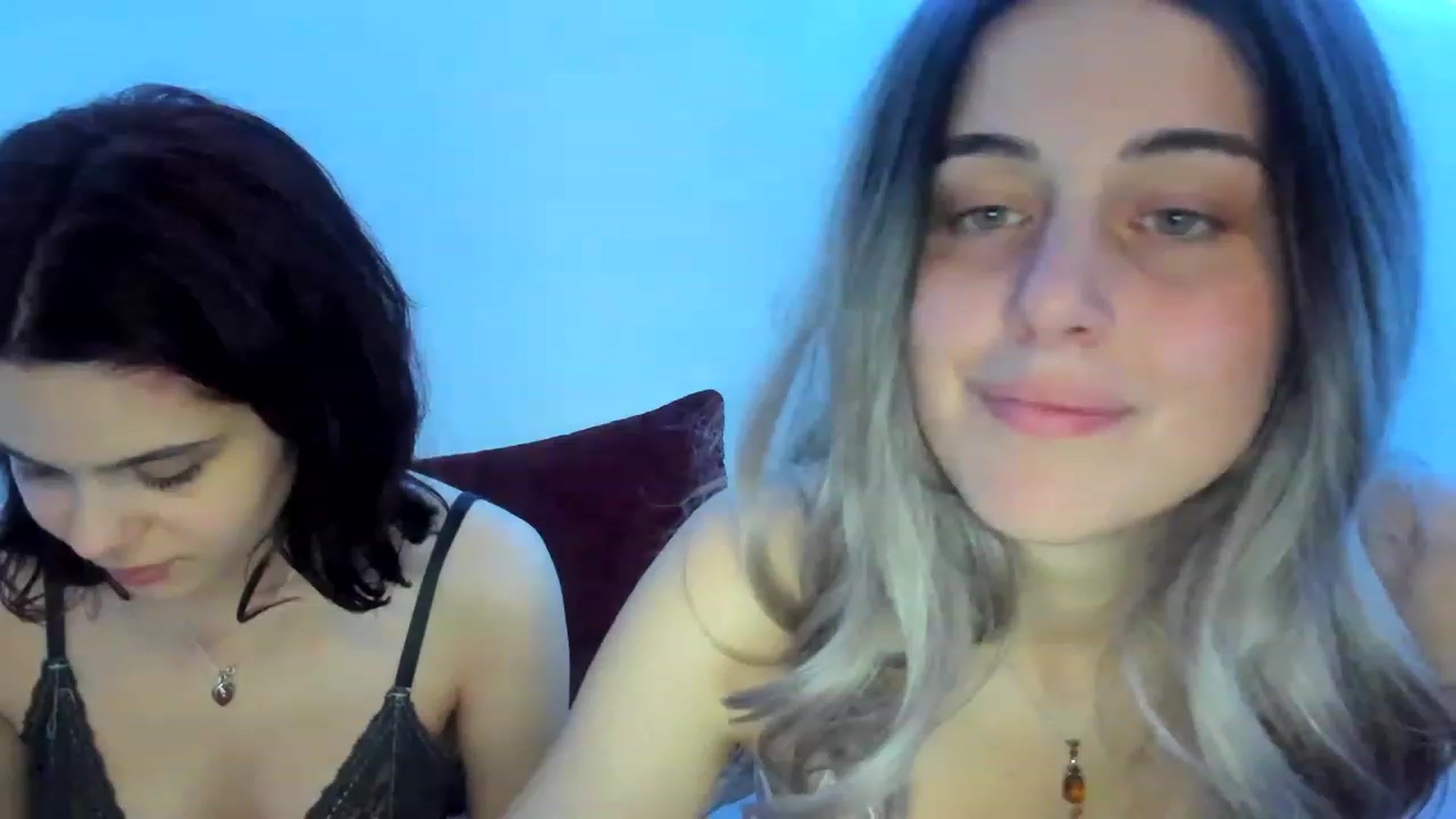 Gallery image thumbnail from AriahKiss's myfreecams stream on, 04/19/2023, 20:11 image 2 of 20