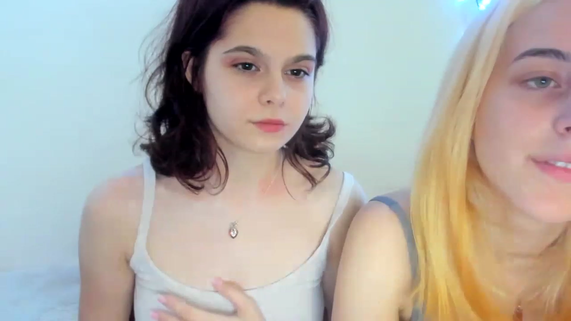 Gallery image thumbnail from AriahKiss's myfreecams stream on, 05/14/2023, 18:17 image 10 of 20