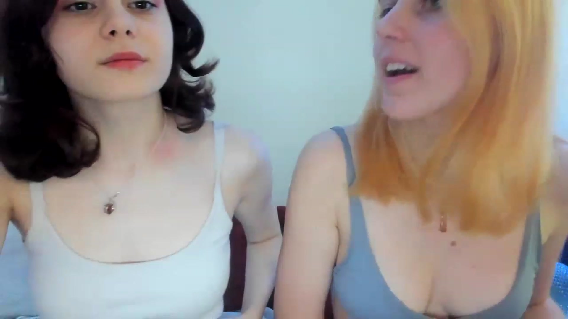 Gallery image thumbnail from AriahKiss's myfreecams stream on, 05/14/2023, 18:17 image 6 of 20