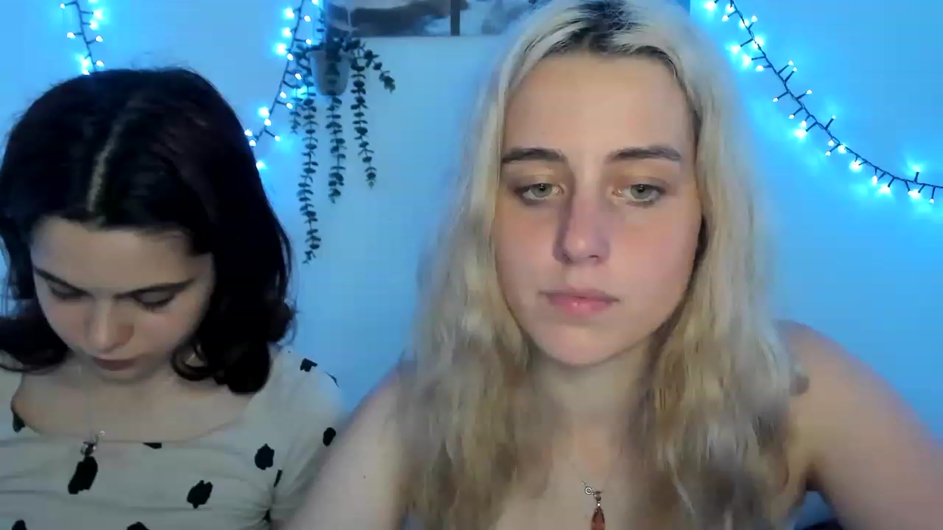 Gallery image thumbnail from AriahKiss's myfreecams stream on, 06/18/2023, 20:12 image 7 of 20