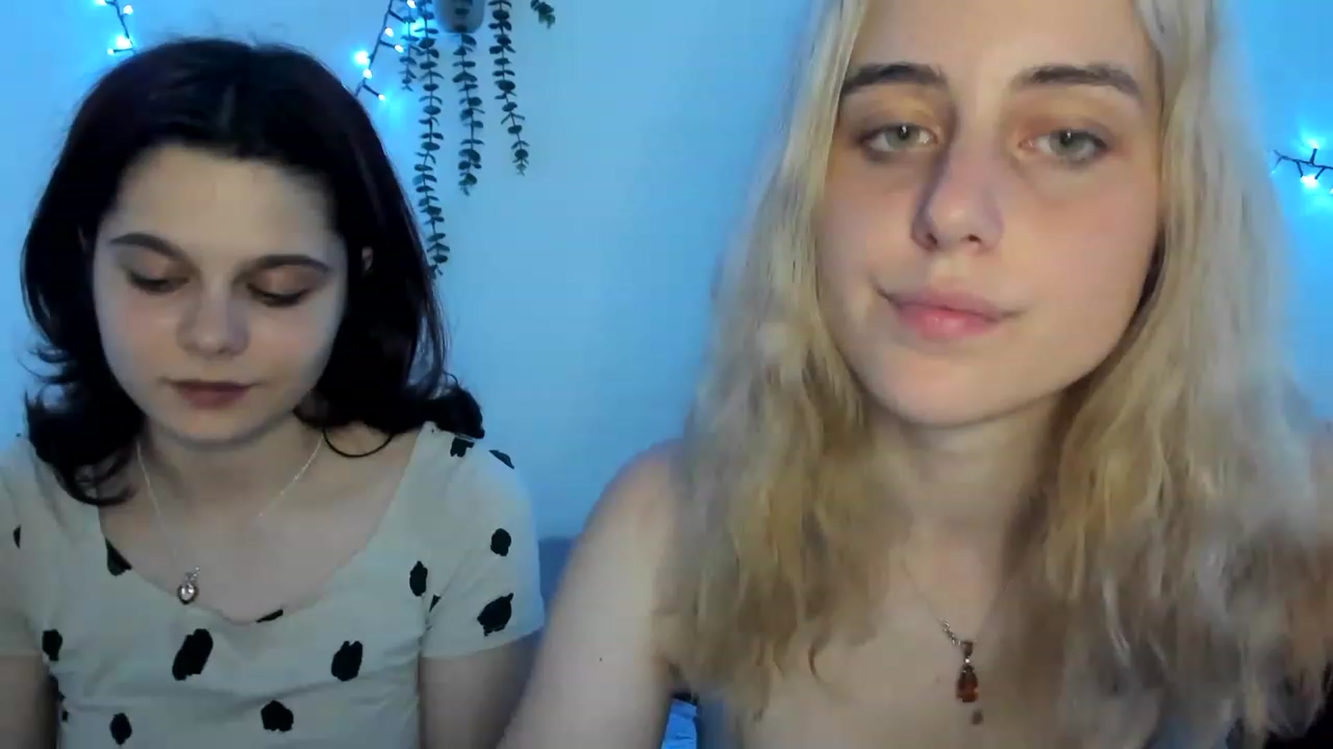 Gallery image thumbnail from AriahKiss's myfreecams stream on, 06/18/2023, 20:12 image 9 of 20