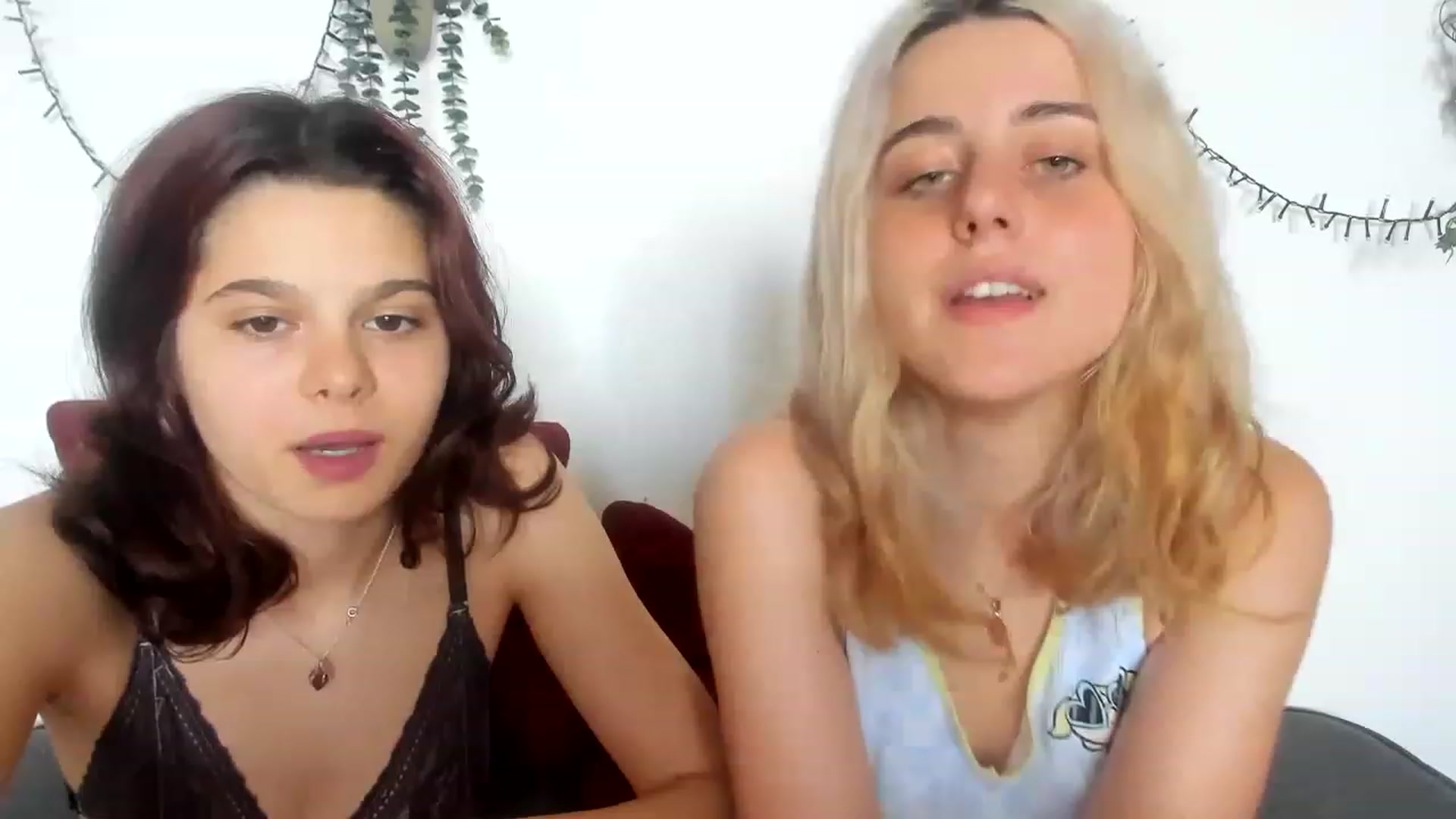 Gallery image thumbnail from AriahKiss's myfreecams stream on, 06/25/2023, 12:05 image 5 of 20