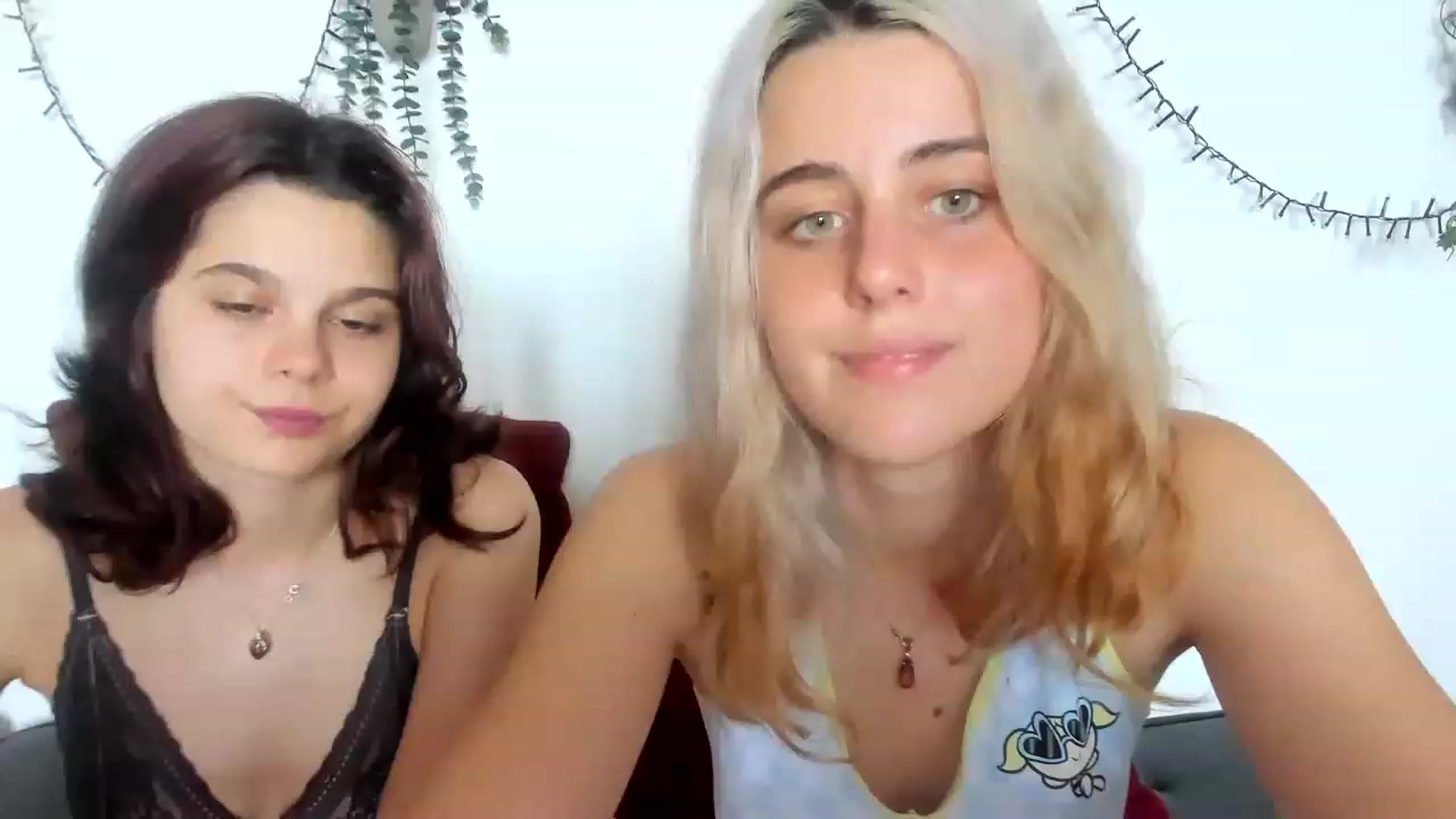 Gallery image thumbnail from AriahKiss's myfreecams stream on, 06/25/2023, 12:05 image 6 of 20