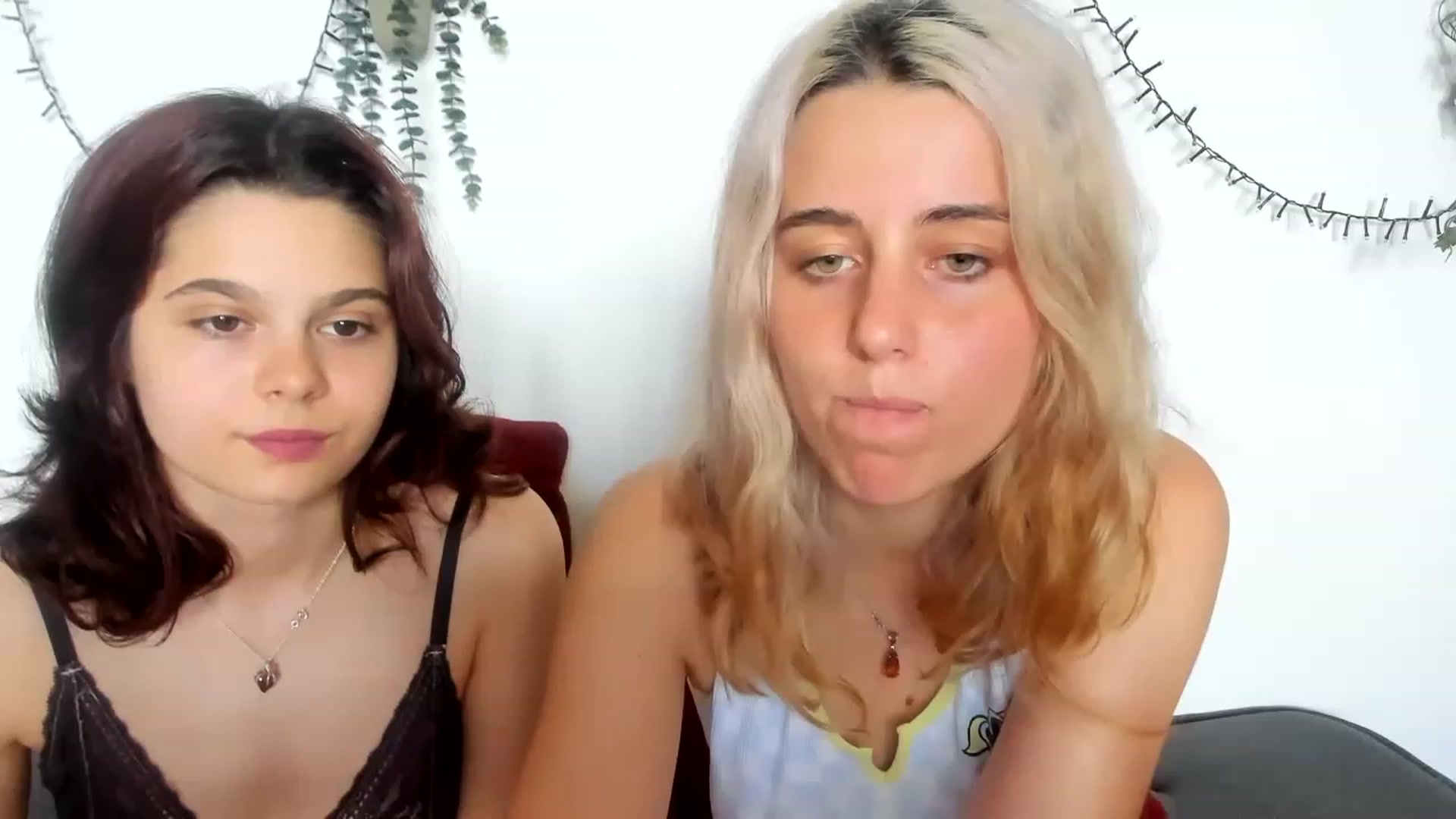 Gallery image thumbnail from AriahKiss's myfreecams stream on, 06/25/2023, 12:05 image 4 of 20