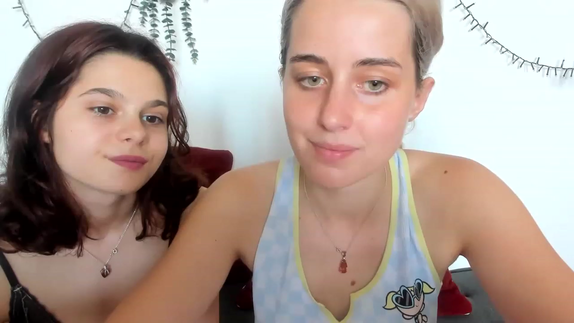 Gallery image thumbnail from AriahKiss's myfreecams stream on, 06/25/2023, 12:05 image 17 of 20