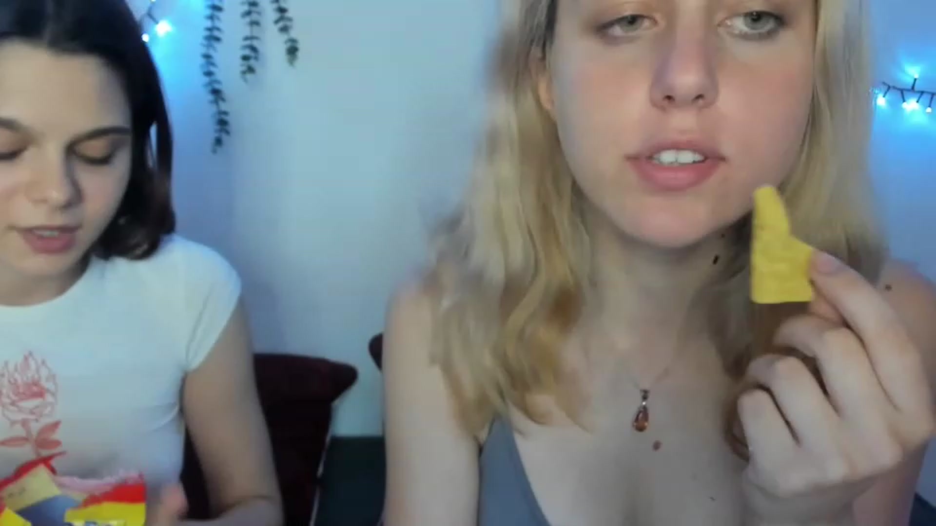 Gallery image thumbnail from AriahKiss's myfreecams stream on, 07/07/2023, 17:21 image 17 of 20