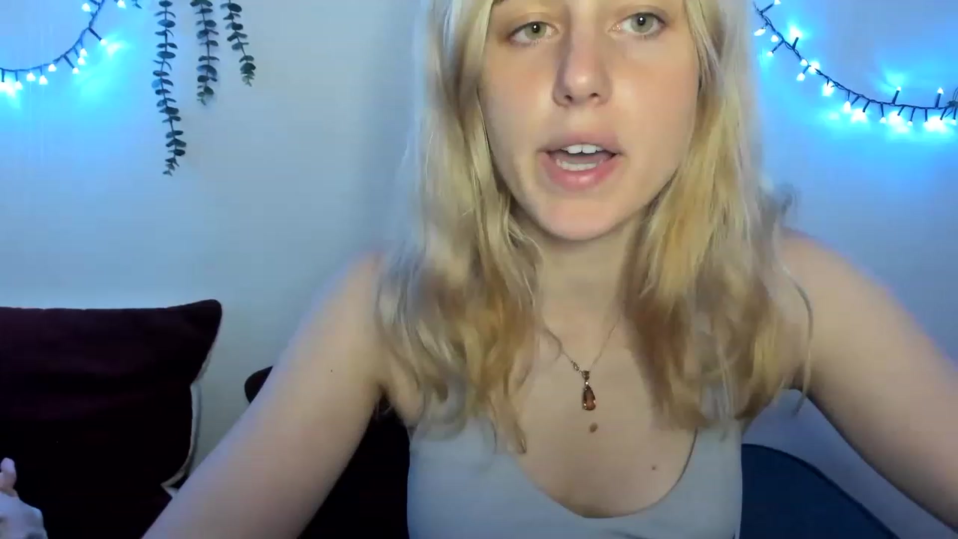 Gallery image thumbnail from AriahKiss's myfreecams stream on, 07/13/2023, 18:29 image 4 of 20