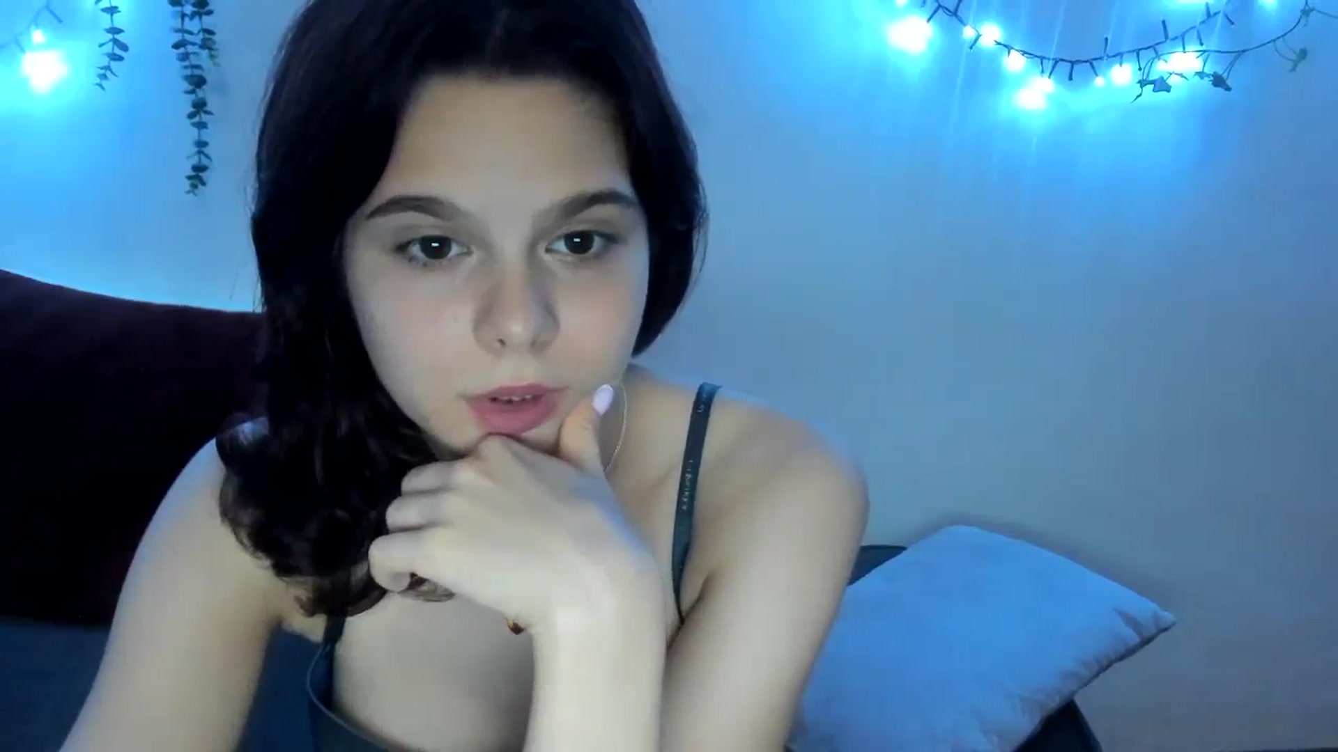 Gallery image thumbnail from AriahKiss's myfreecams stream on, 08/07/2023, 19:51 image 9 of 20
