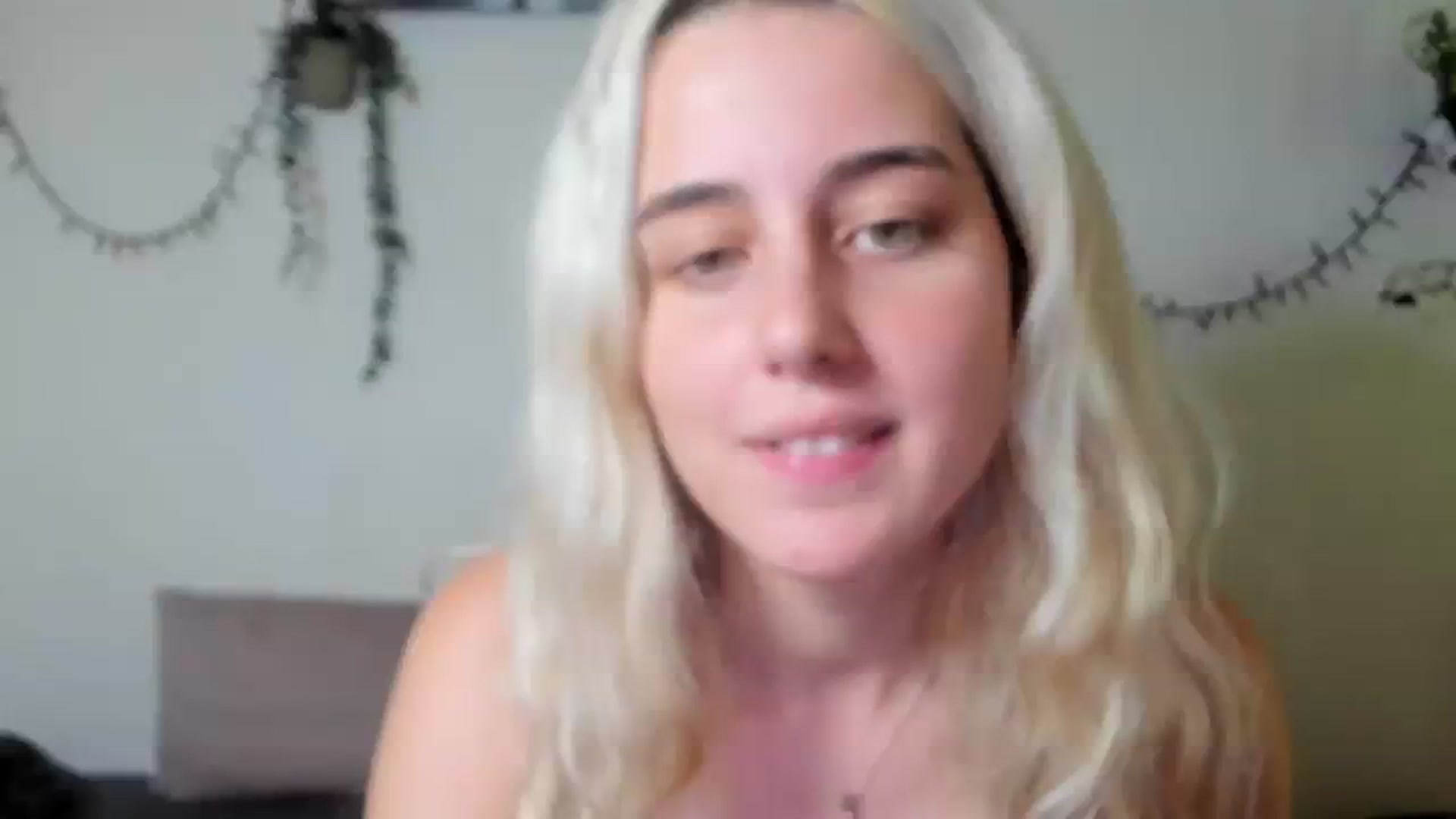 Gallery image thumbnail from AriahKiss's myfreecams stream on, 09/18/2023, 16:48 image 14 of 20