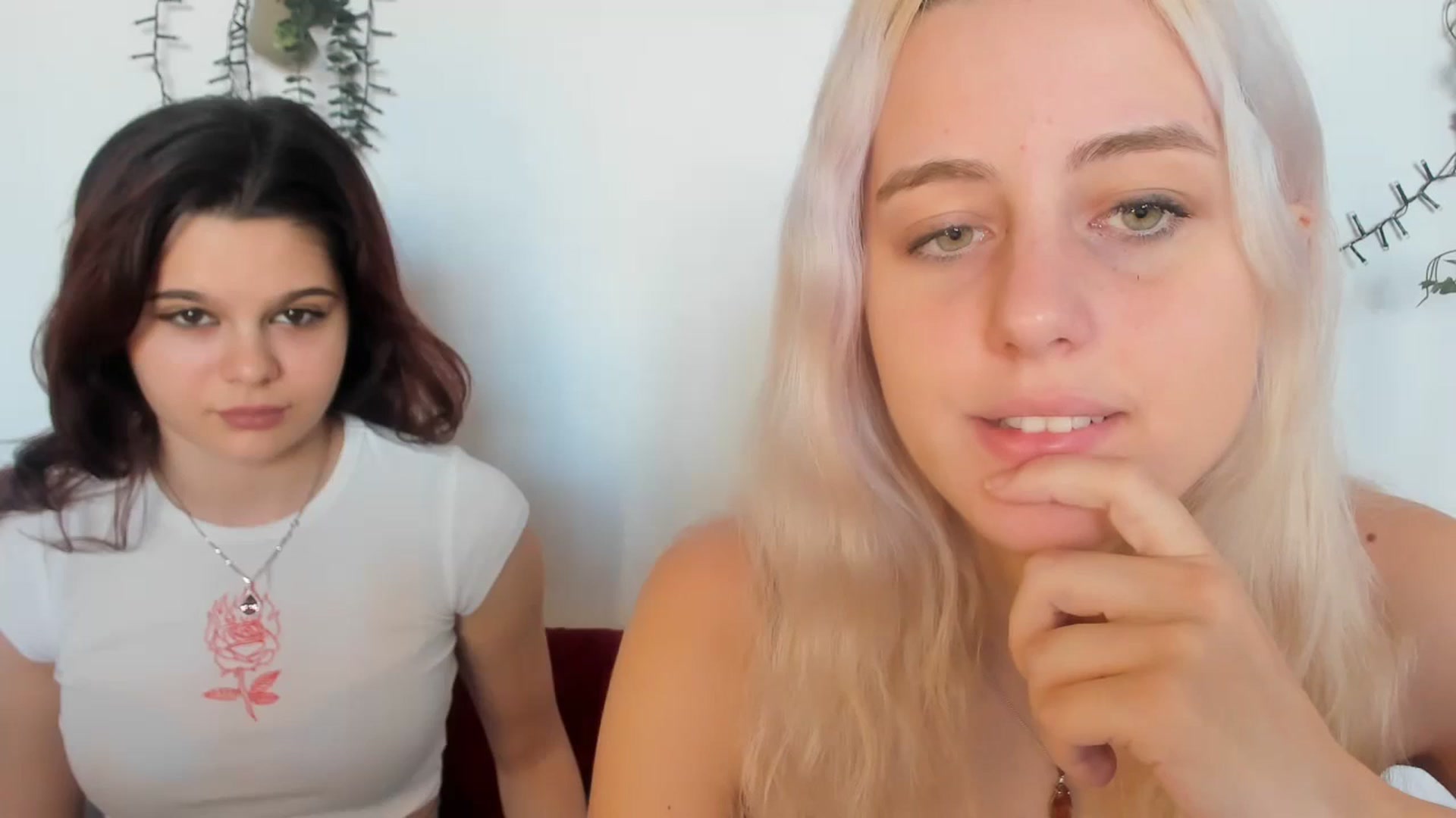 Gallery image thumbnail from AriahKiss's myfreecams stream on, 12/04/2023, 12:32 image 11 of 20