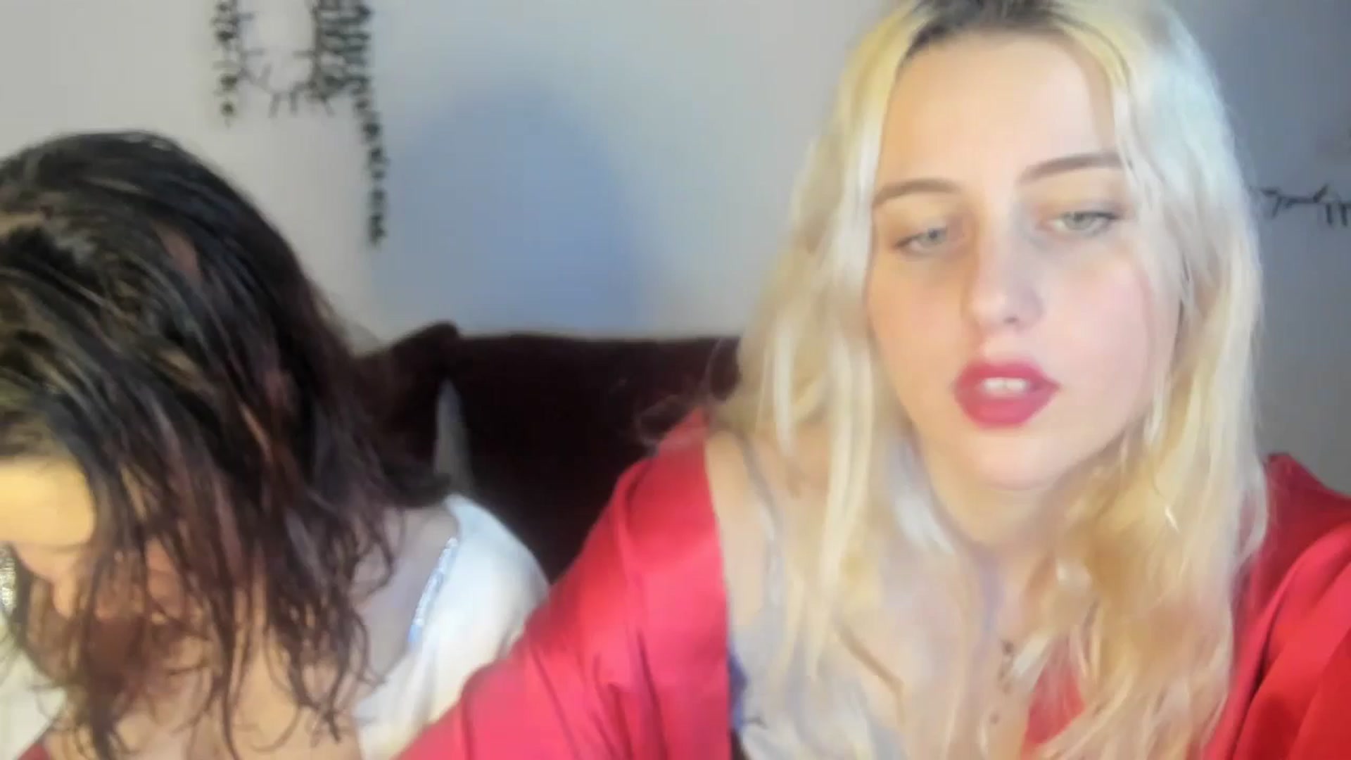 Gallery image thumbnail from AriahKiss's myfreecams stream on, 12/25/2023, 18:34 image 17 of 20
