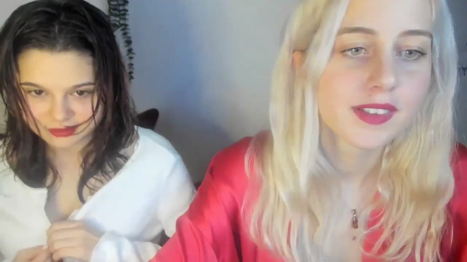 Gallery image thumbnail from AriahKiss's myfreecams stream on, 12/25/2023, 18:34 image 12 of 20