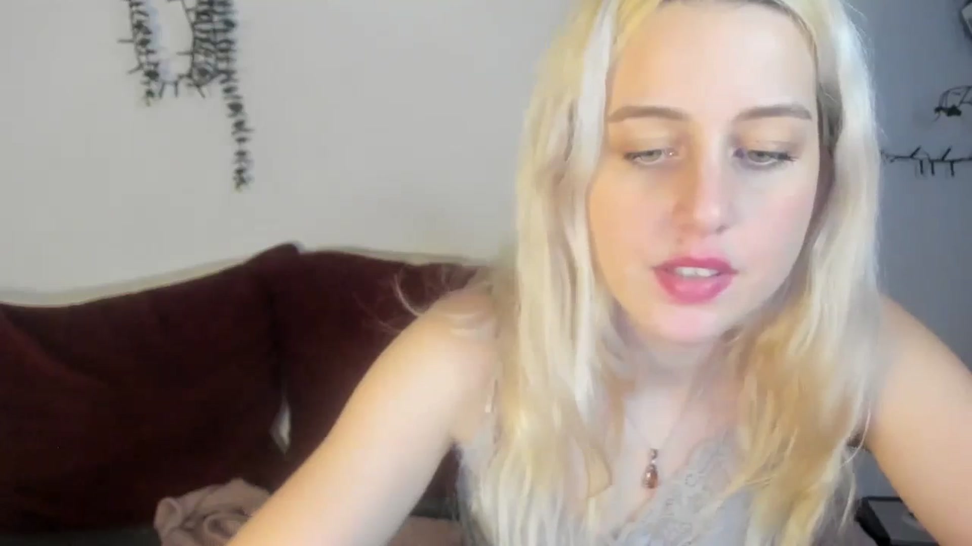 Gallery image thumbnail from AriahKiss's myfreecams stream on, 12/25/2023, 19:45 image 7 of 20